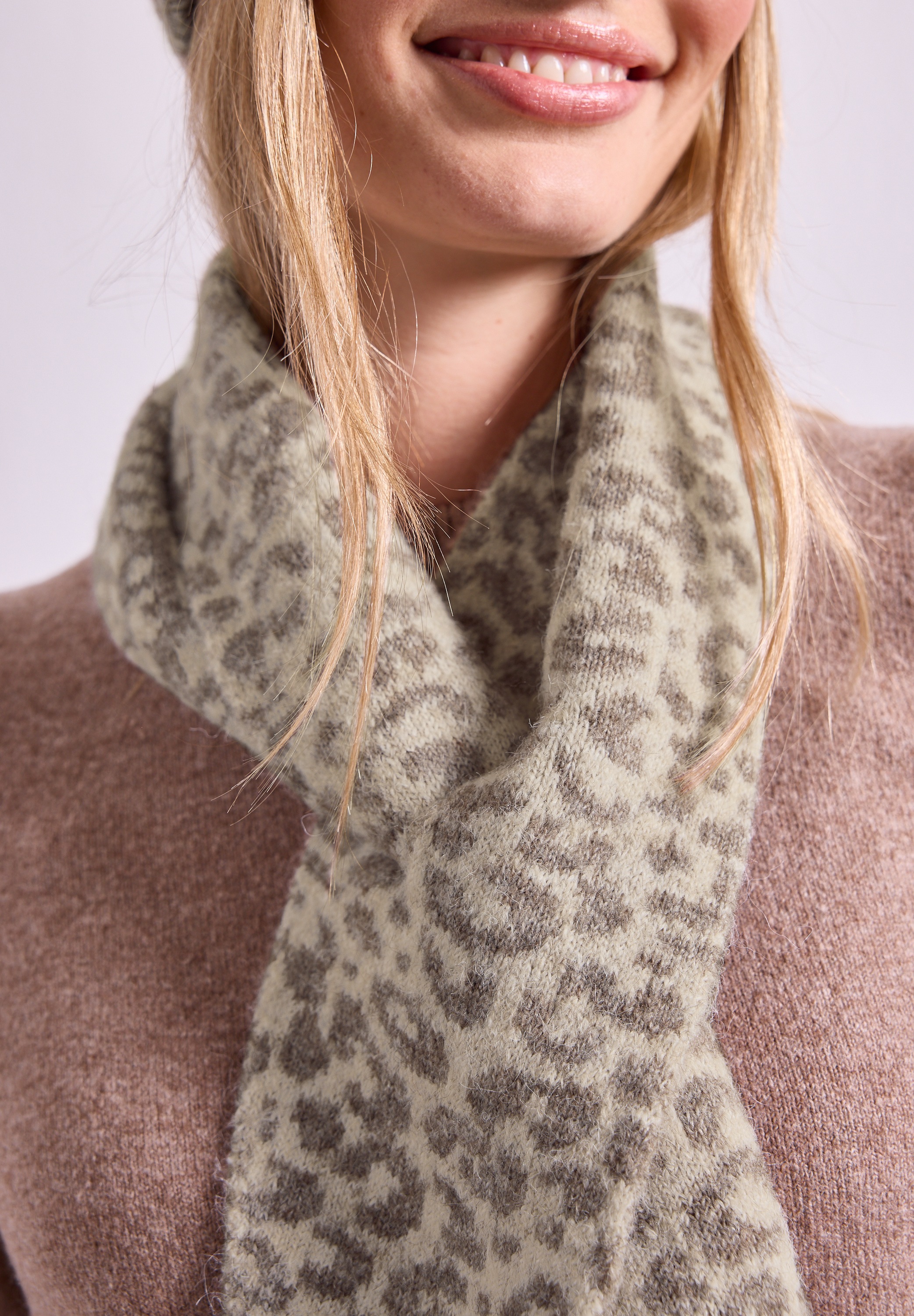 STREET ONE Dreieckstuch Jacquard Dreiecksschal mit Leo-Muster