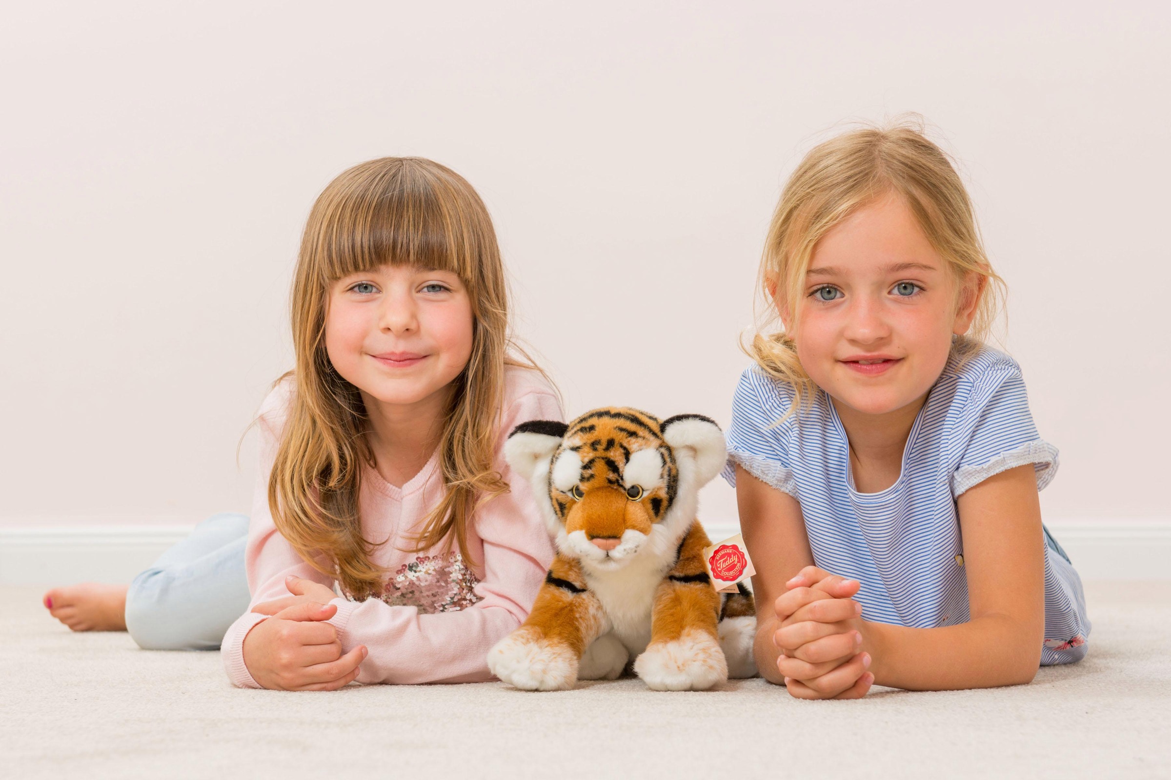 Teddy Hermann® Kuscheltier »Tiger braun, 32 cm«, zum Teil aus recyceltem Material