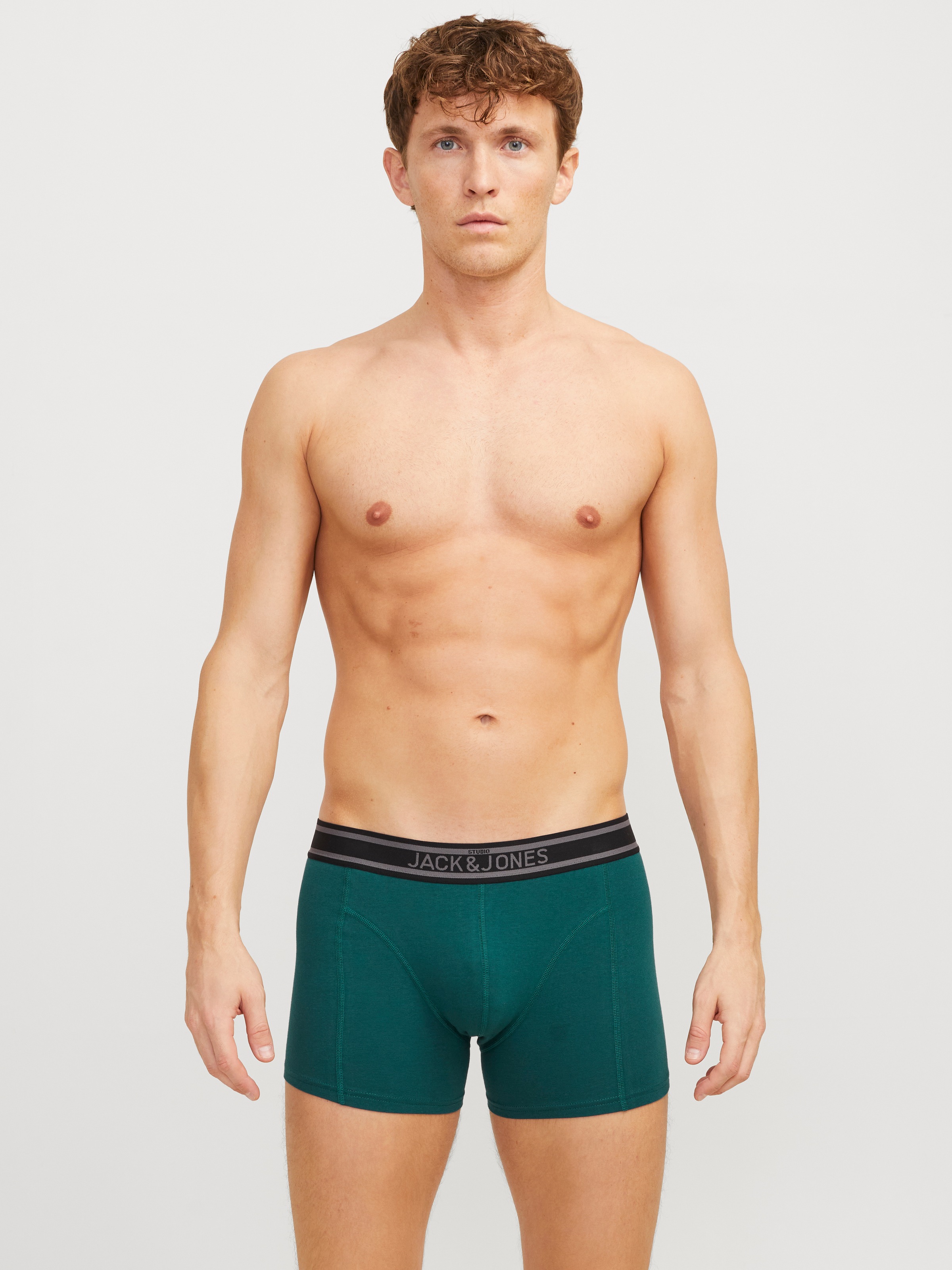 Jack & Jones Trunk »JACAIDEN SOLID TRUNKS 3 PACK SN«, (3 St.), mit Logo Schriftzug