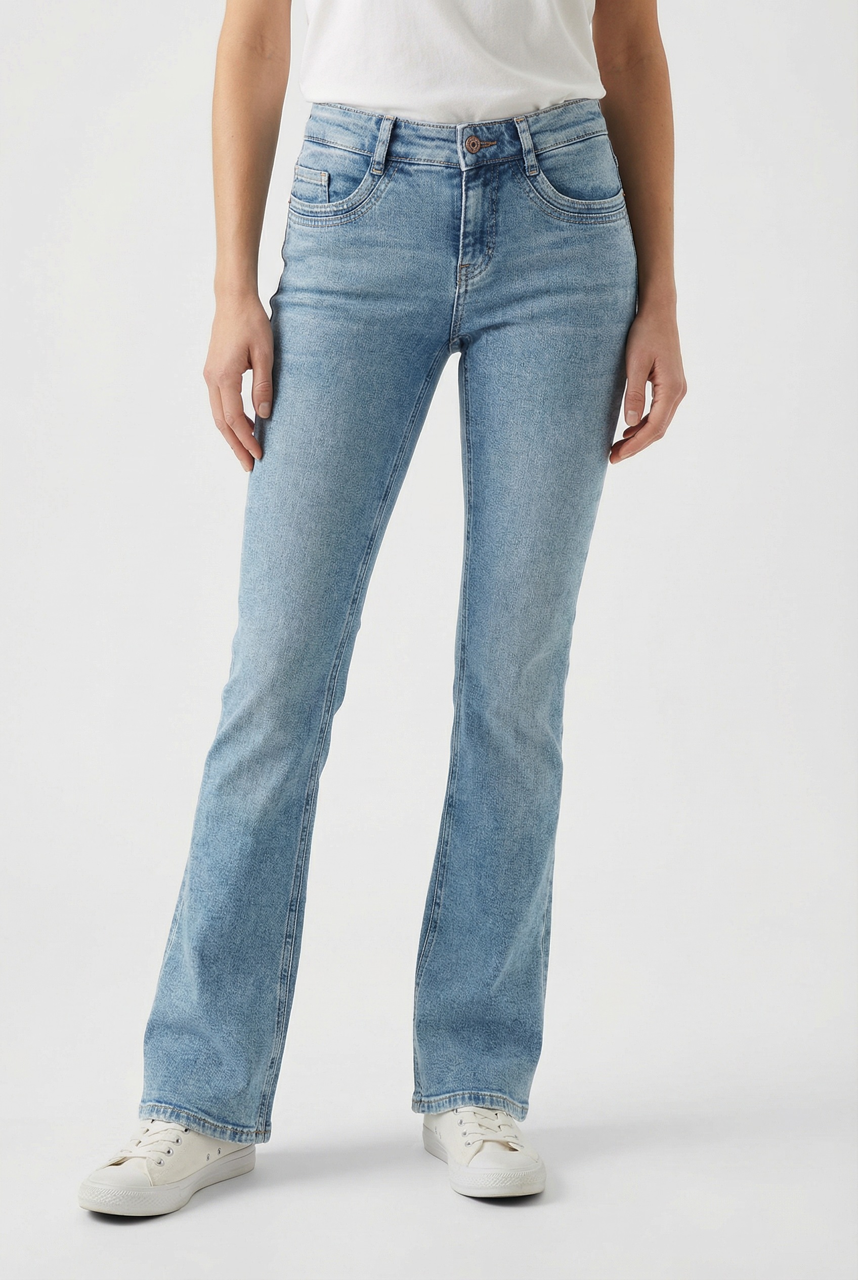 Bootcut-Jeans MAC "DETROIT flared", Damen, Gr. 40, Länge 32, 90`s cool wash, Denim/Jeans, Obermaterial: 99% Baumwolle, 1% Elasthan, bootcut fit lang, Jeans, Aufwendig gearbeitete Details an den Vordertaschen