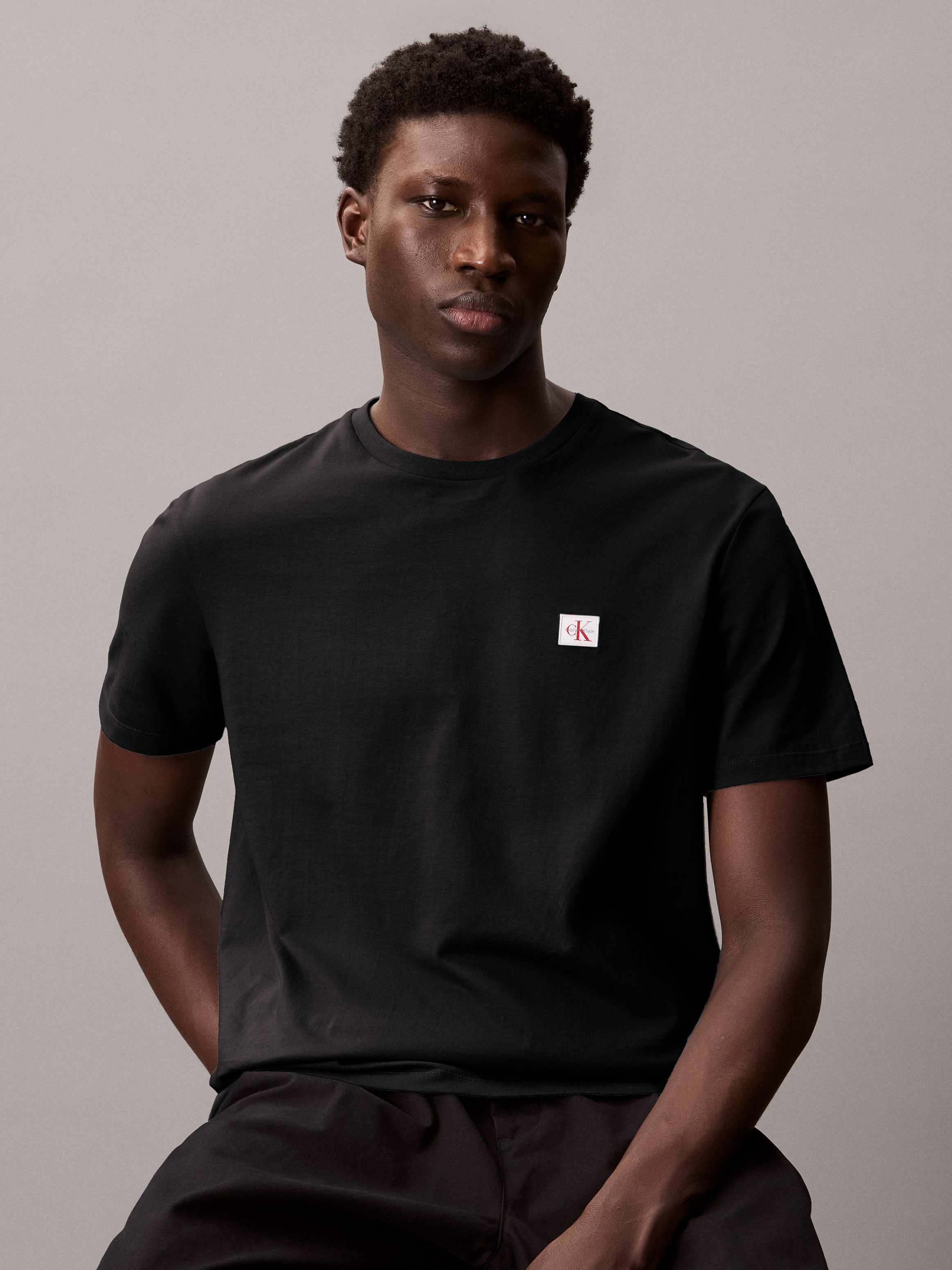 Calvin Klein Jeans T-Shirt »SS BADGE TEE 2 PACK«, (Packung, 2er-Pack), Mit Rundhalsausschnitt
