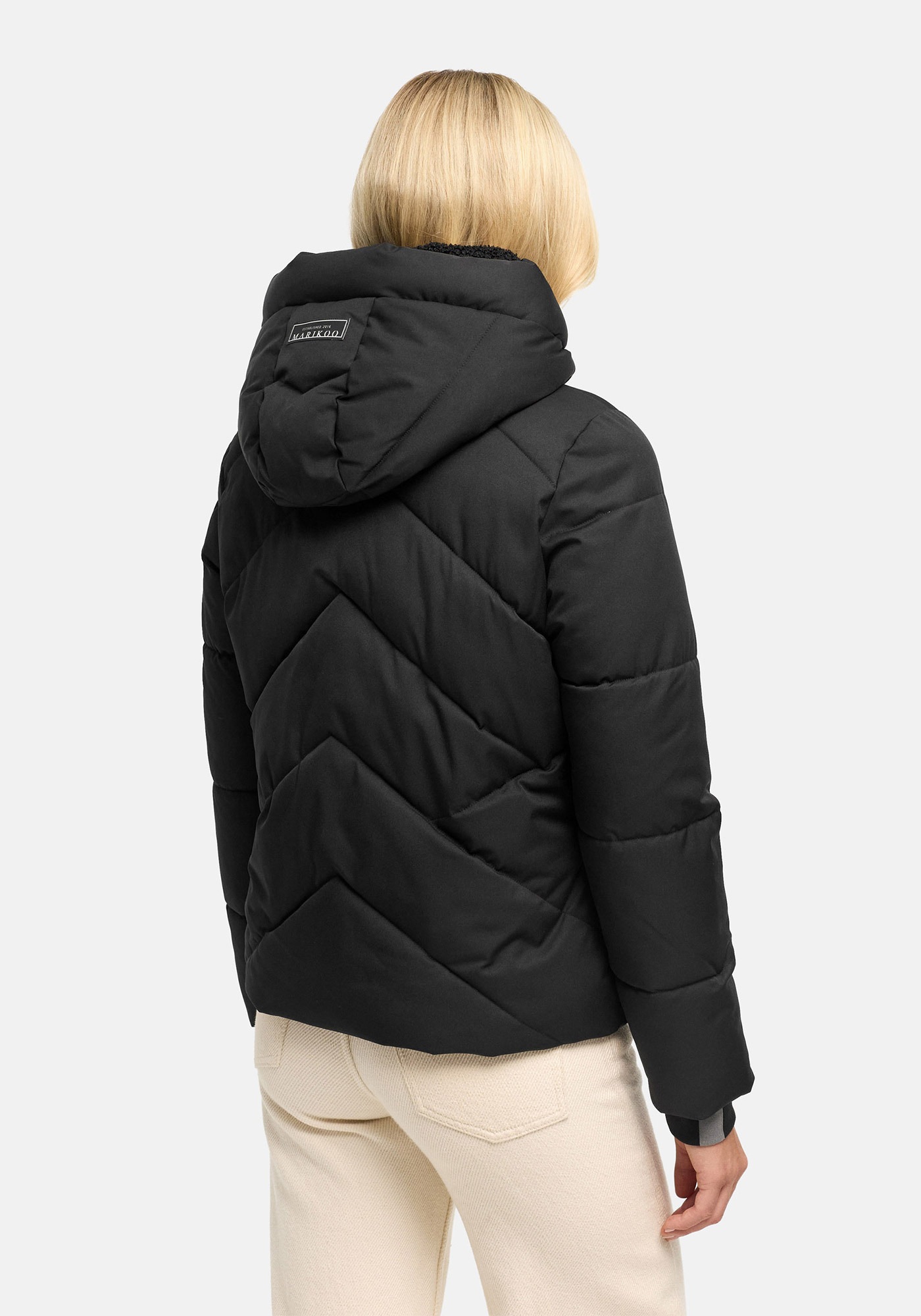 Marikoo Winterjacke »Shinamii« mit Kapuze Kurze Steppjacke mit Kapuze und diagonalem Steppmuster