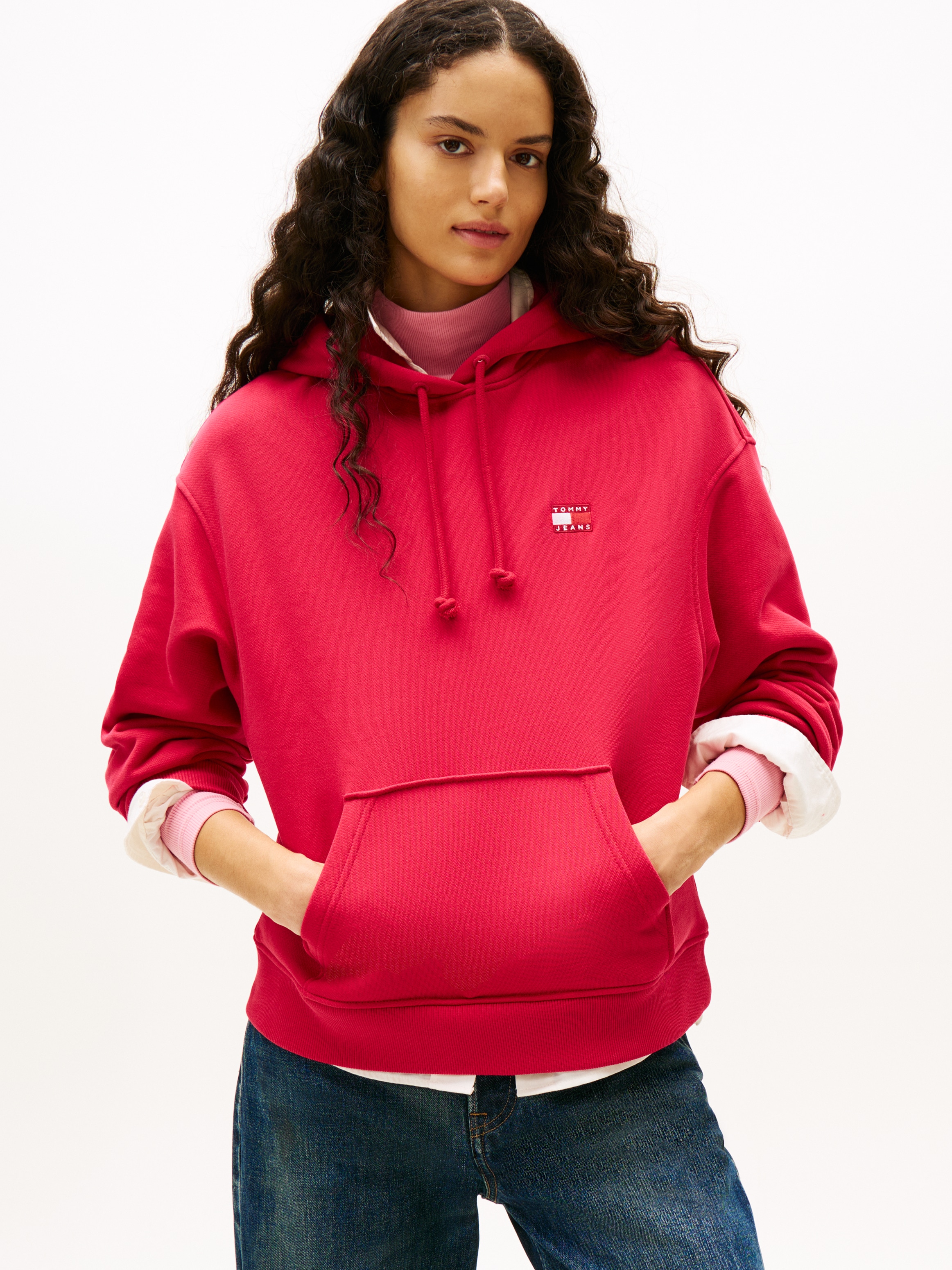 Tommy Jeans Hoodie "TJW BXY BADGE HOODIE EXT", mit Logo-Badge günstig online kaufen