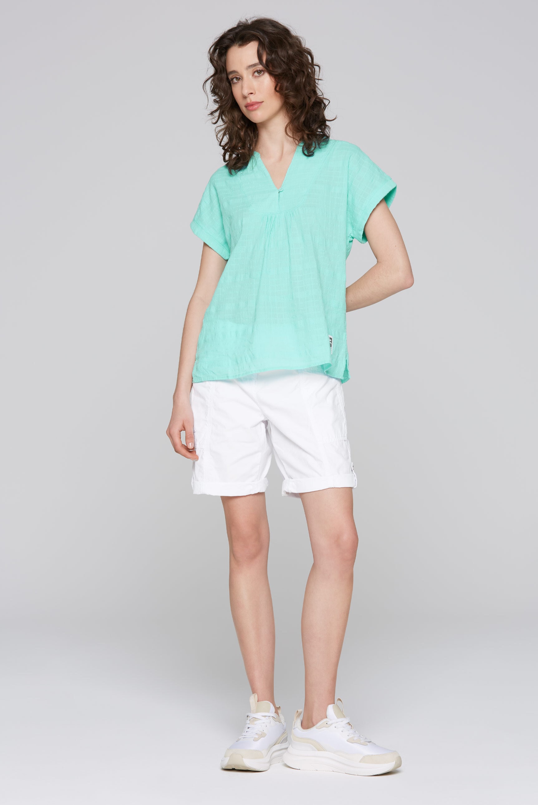 SOCCX Schlupfbluse, im Turn-Up-Look
