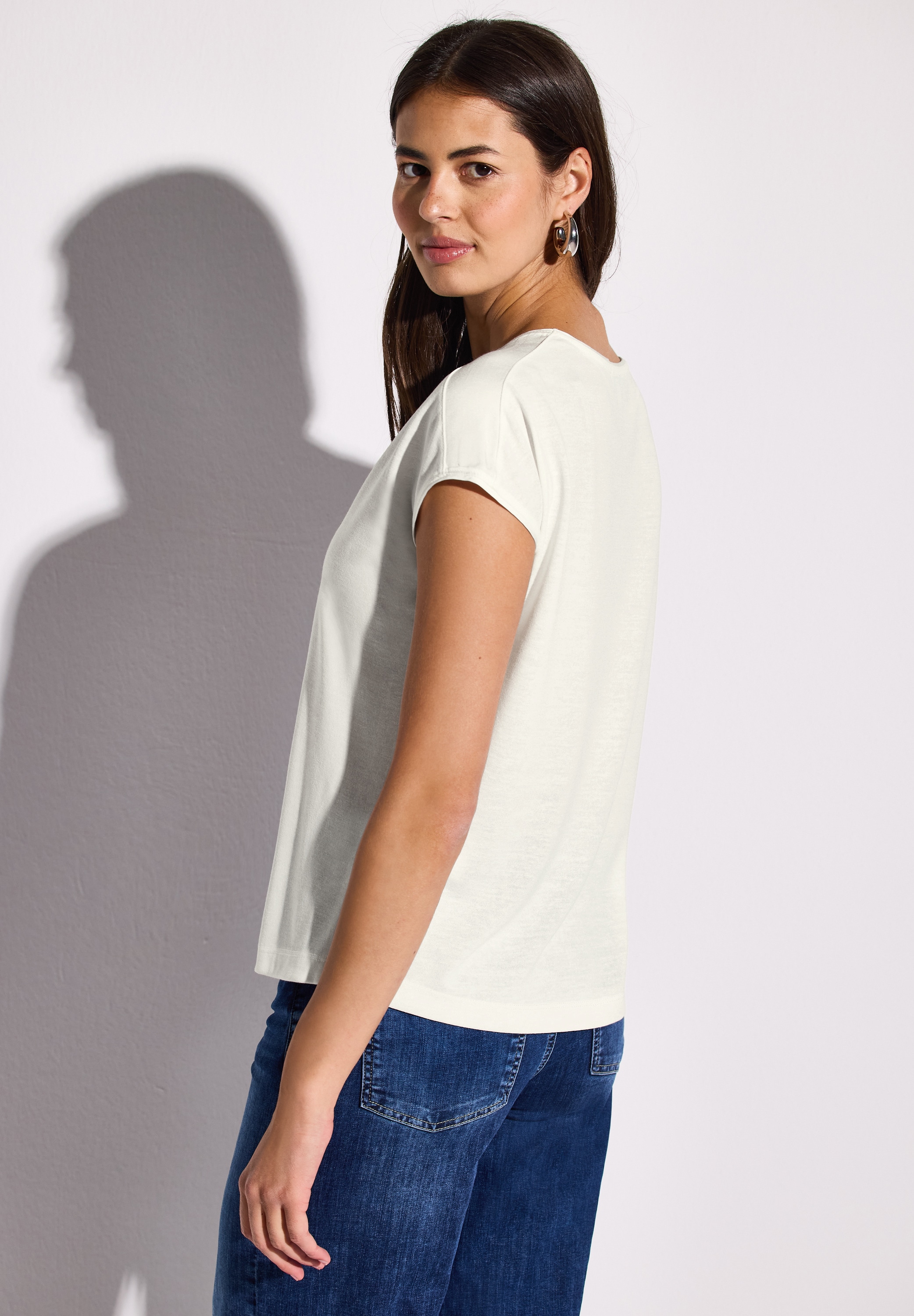 STREET ONE T-Shirt, mit abgerundetem V-Ausschnitt