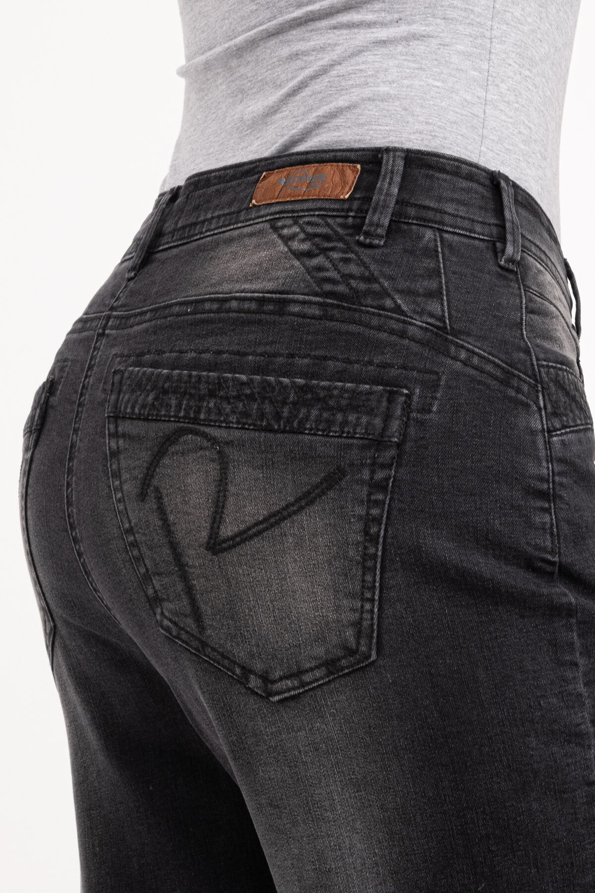 Recover Pants 5-Pocket-Jeans »Amira«, in lässiger Passform