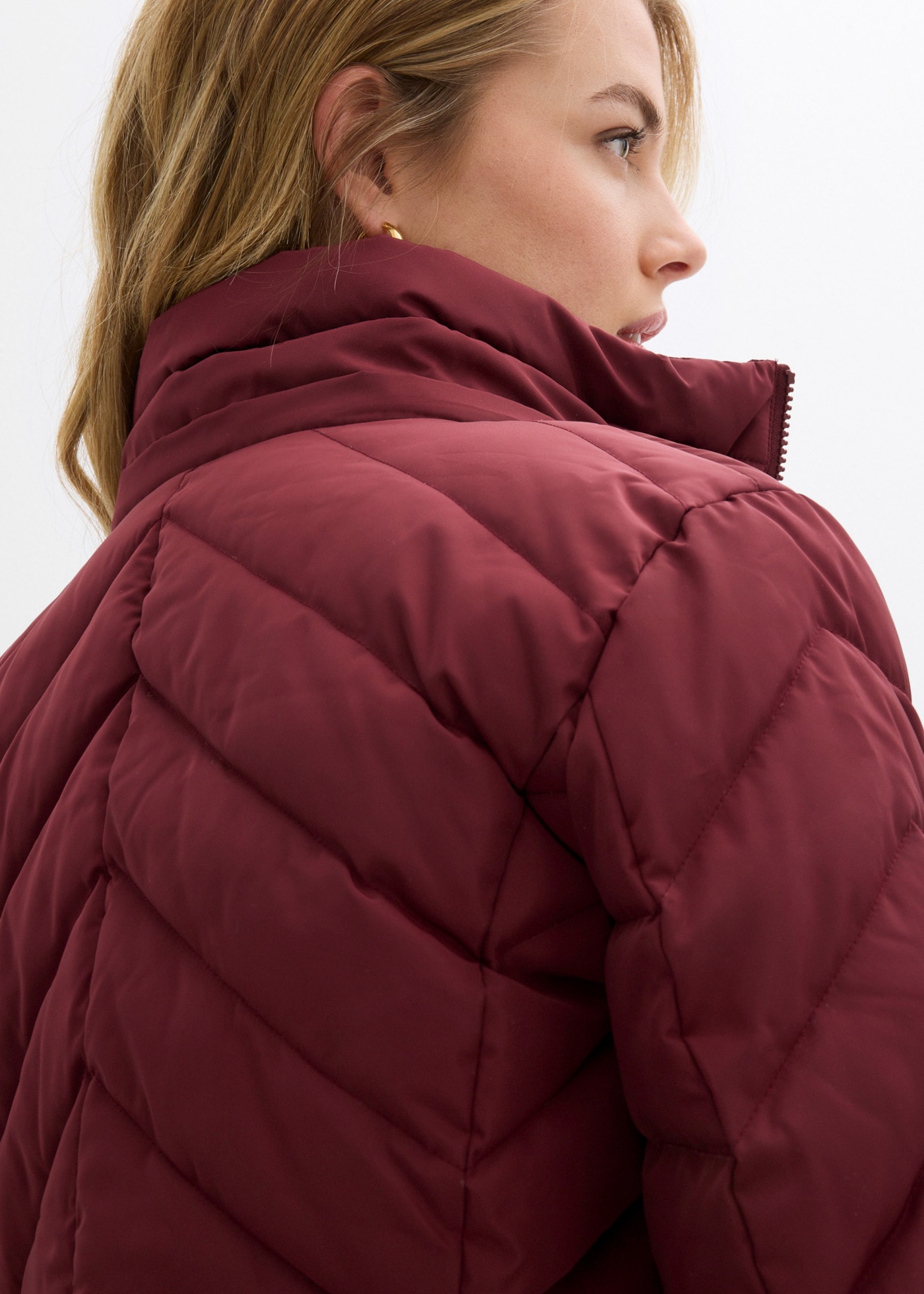 bonprix Steppjacke für Erwachsene, sportlicher Schnitt, gefüttert, mit Kapuze