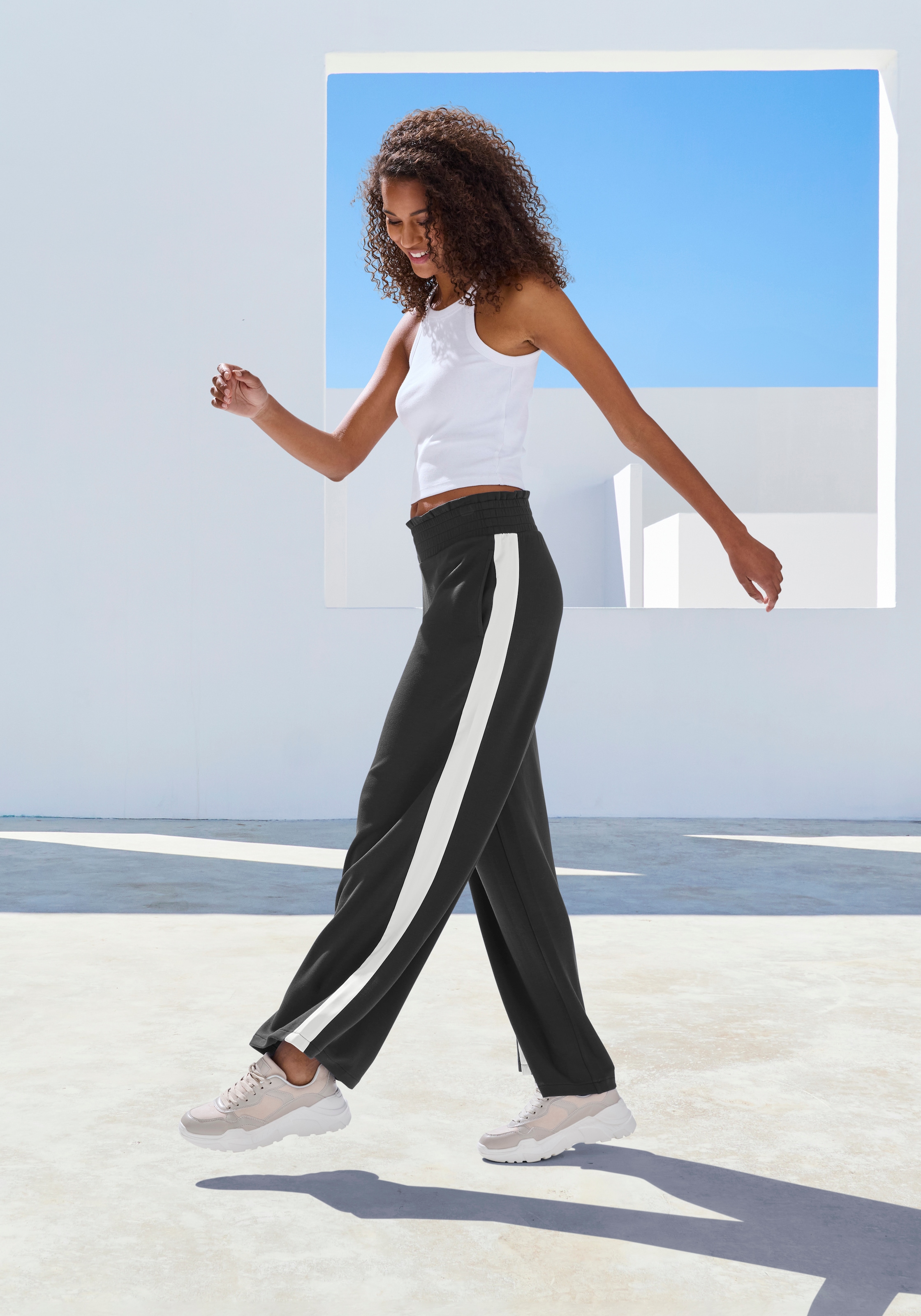 LASCANA Homewearhose  mit gerafftem Wellnessbund