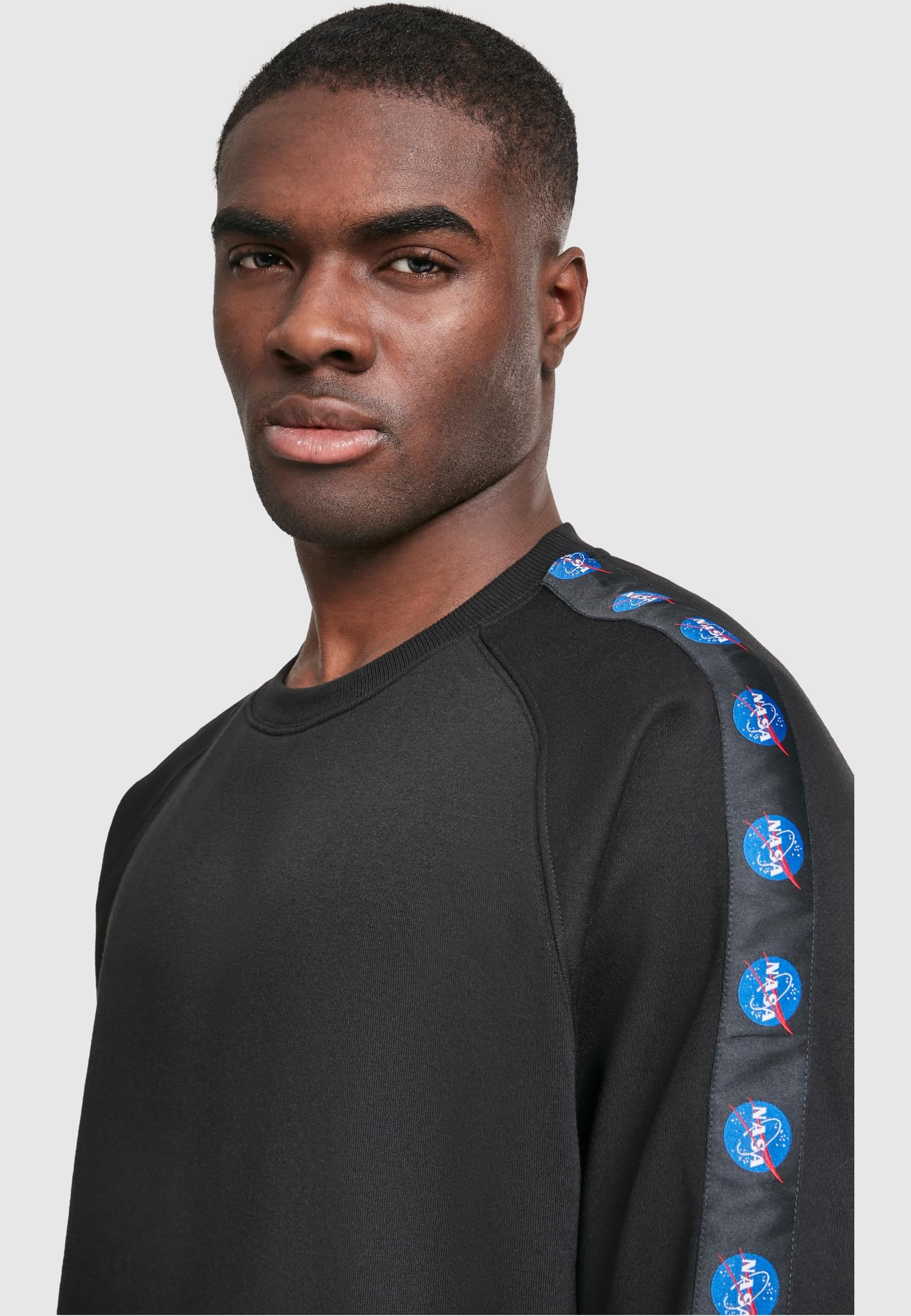 MisterTee Rundhalspullover »MisterTee Herren NASA Insignia Tape Crewneck«, (1 tlg.)