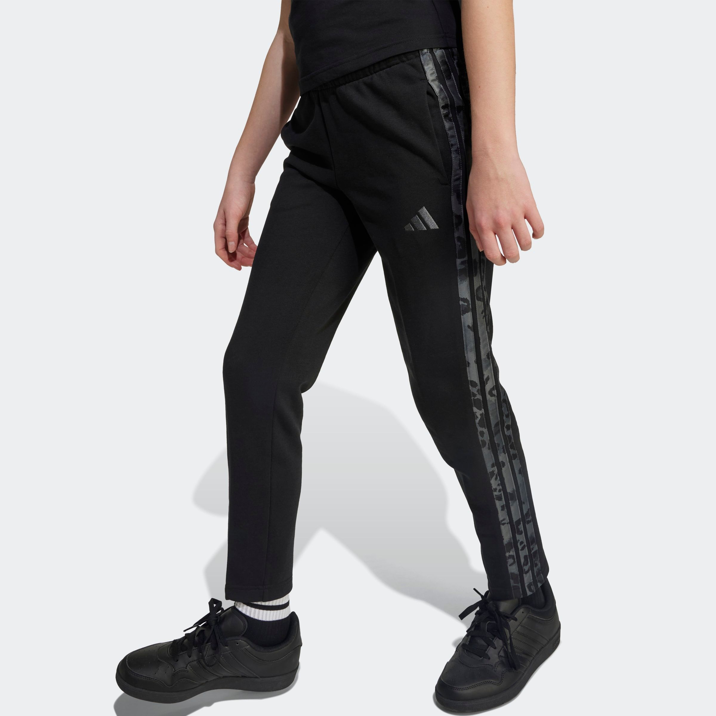 adidas Sportswear Sporthose "ADIDAS GIRLS 3-STREIFEN ANIMAL FRENCH TERRY FÜR KINDER" für Kinder, mit Animal-Print, für Schule und Spielen