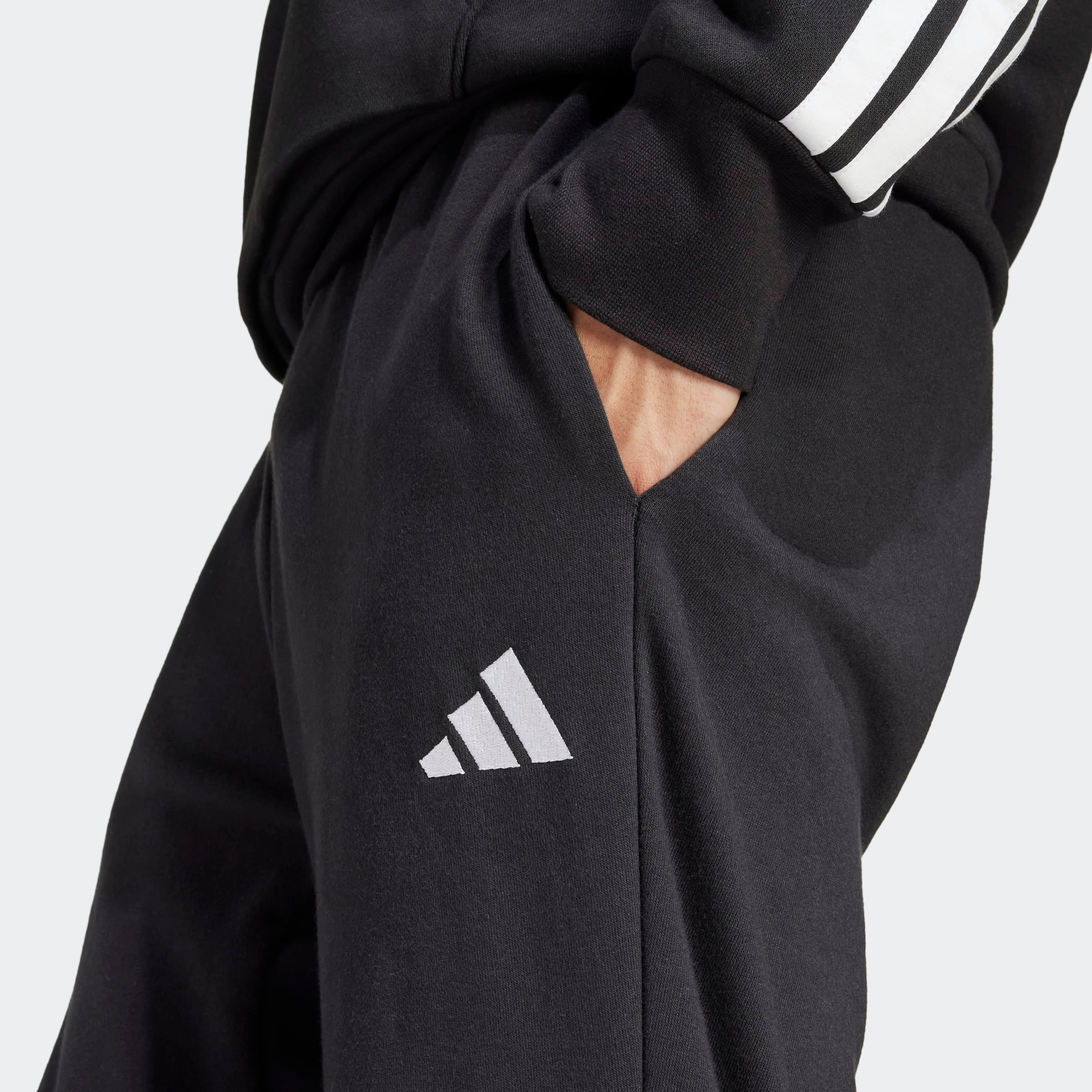 adidas Sportswear Sporthose »M FEELCOZY PANT«  für Erwachsene, aus Baumwolle und Polyester