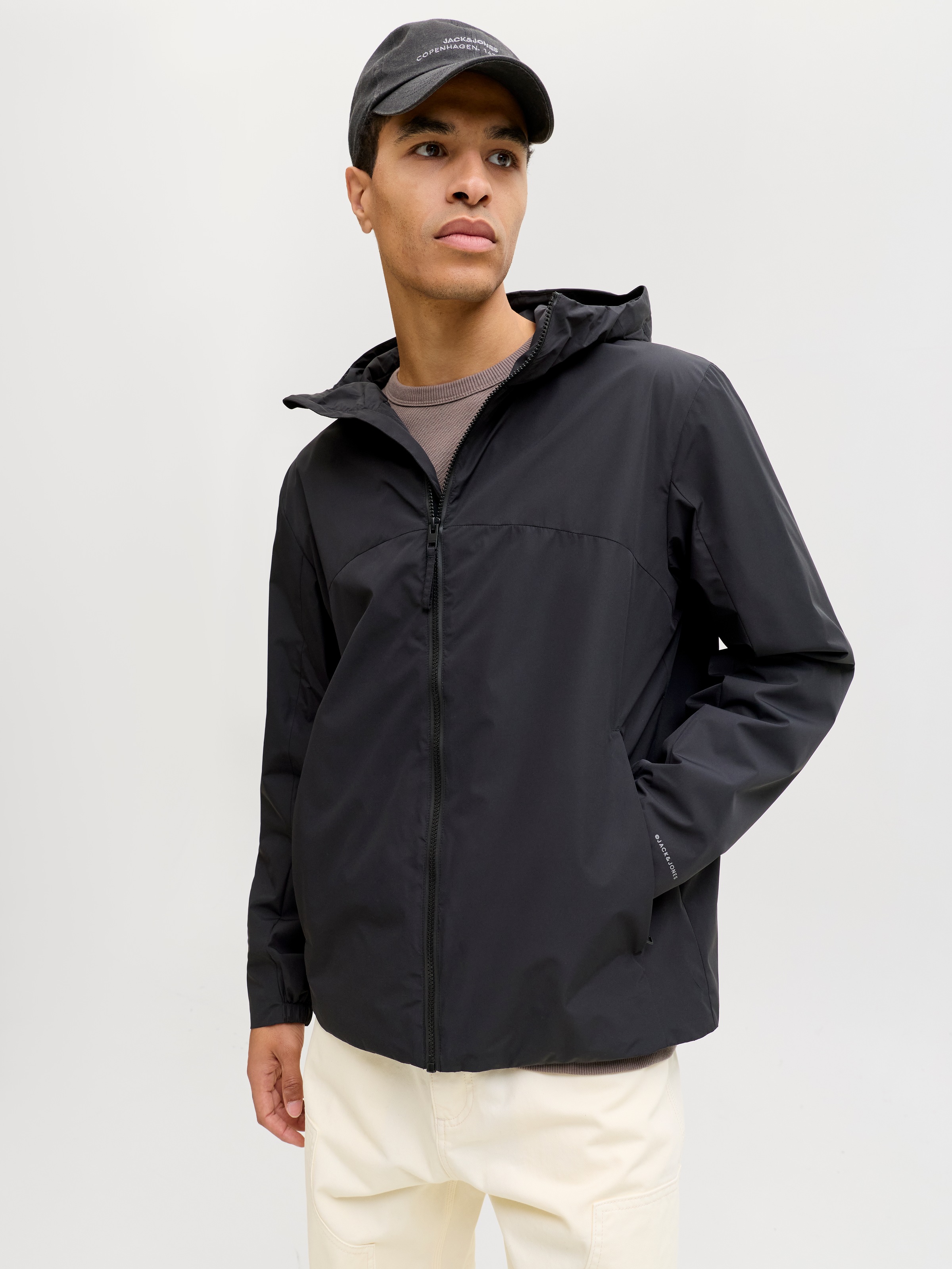 Jack & Jones Kurzjacke "JJESOHO LIGHT JACKET SN" mit Kapuze mit Kapuze günstig online kaufen