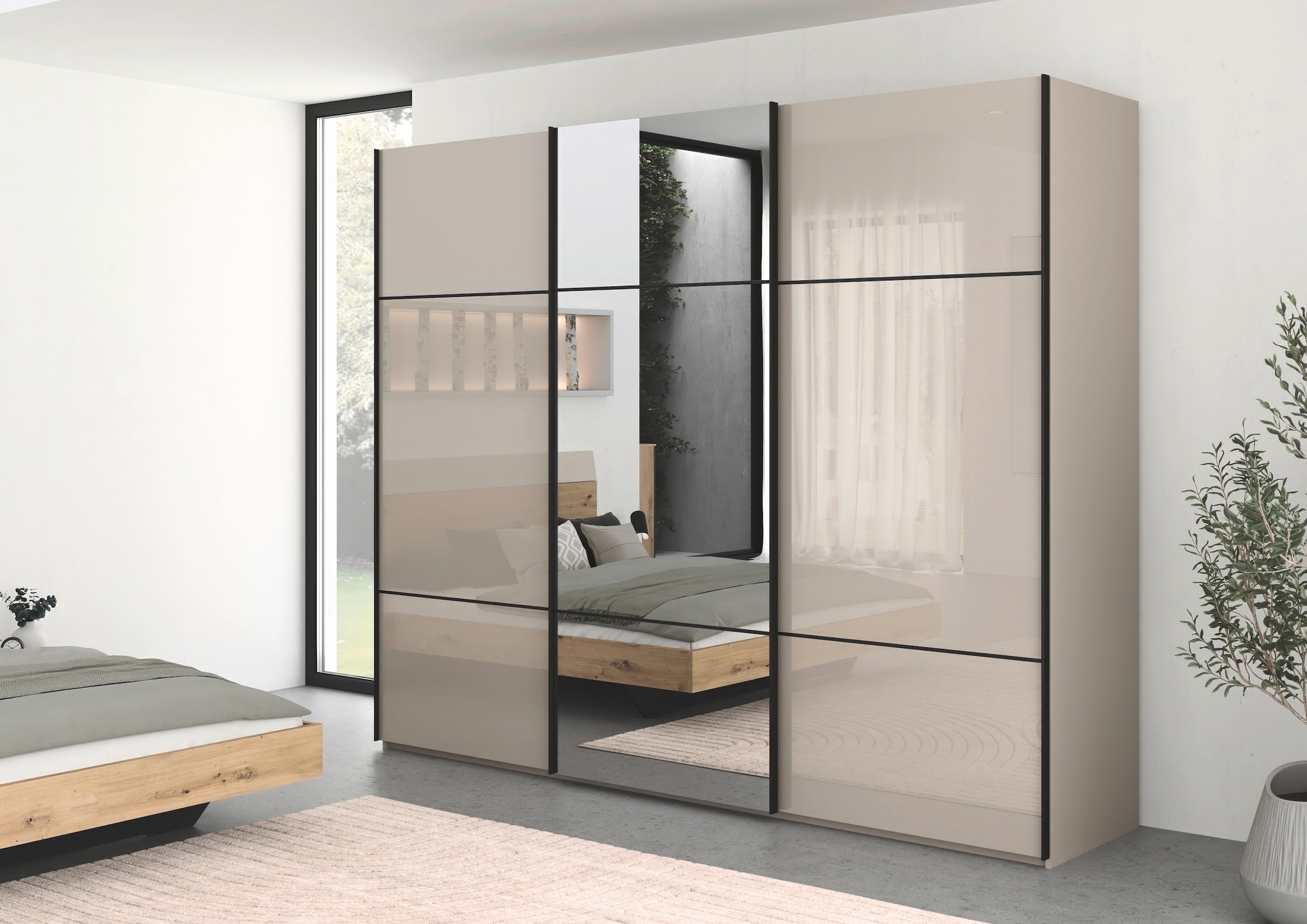 rauch Schwebetürenschrank »Kleiderschrank Schrank Garderobe Schlafzimmerschrank SCALE-TRIO«, edle dreigeteilte Front mit 2 Zierleisten Spiegel/Glas MADE IN GERMANY