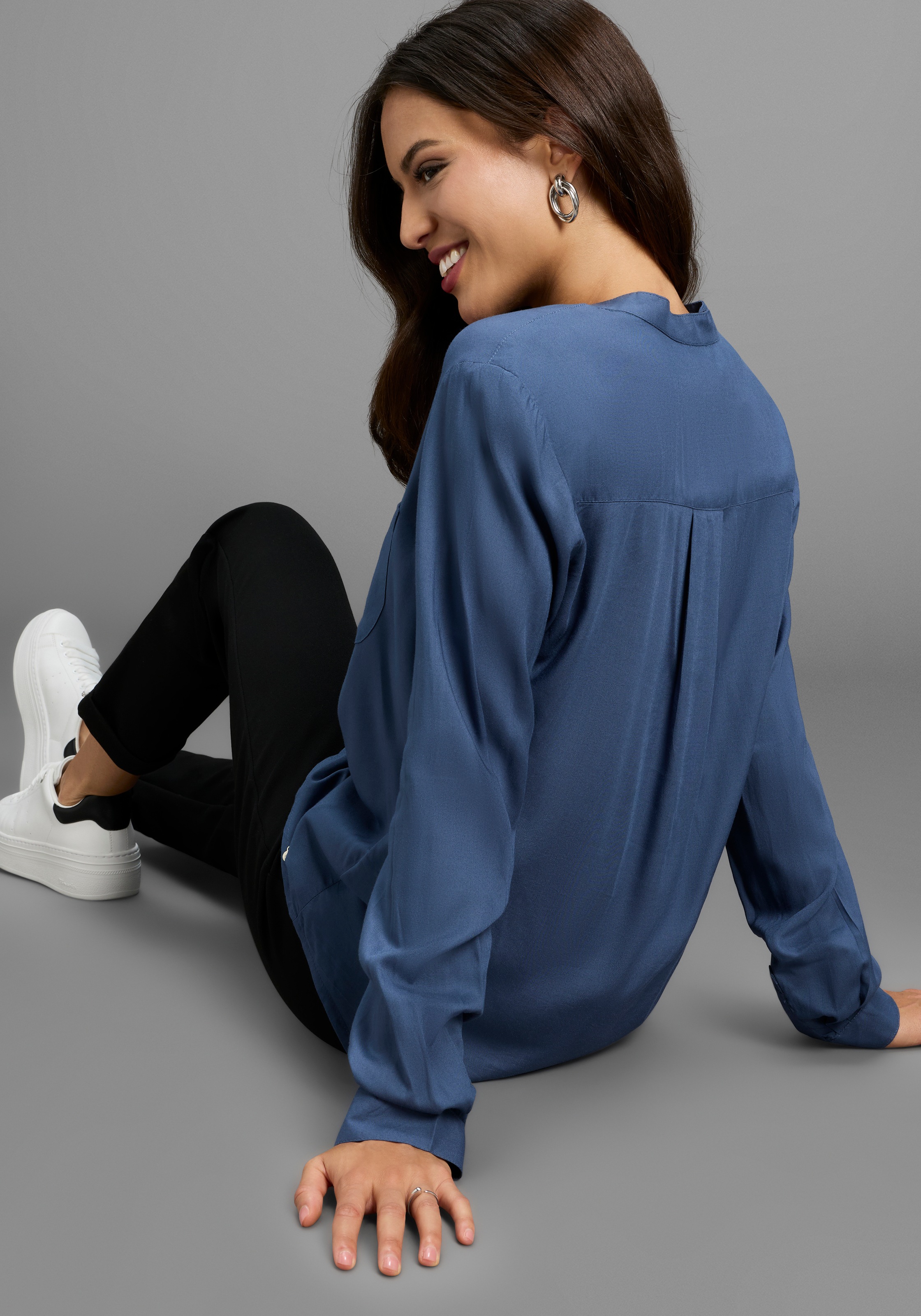 AJC Hemdbluse mit kleinem Stehkragen und Brusttasche günstig online kaufen