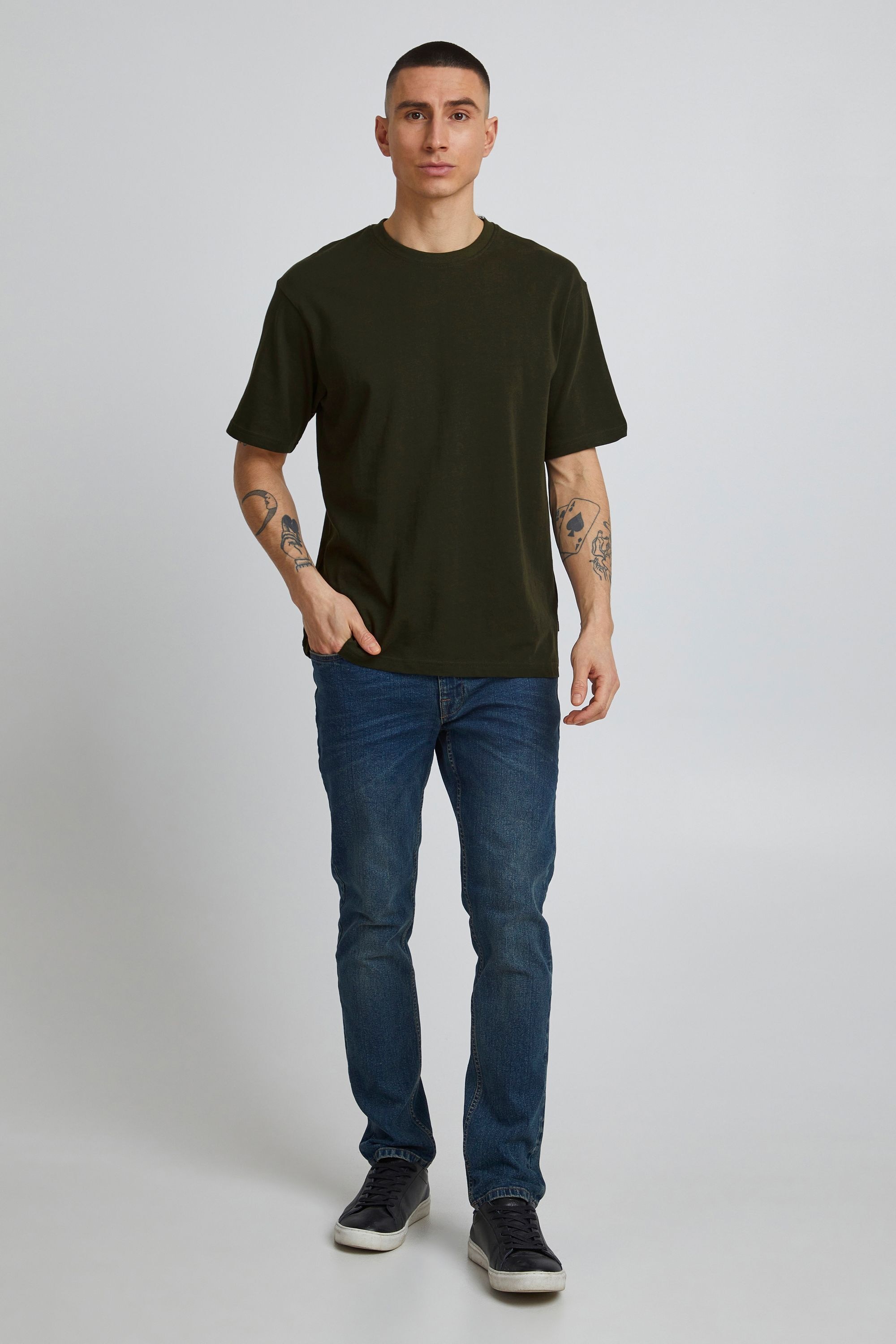 Thumbnail - Solid T-Shirt "T-Shirt SDCadel"