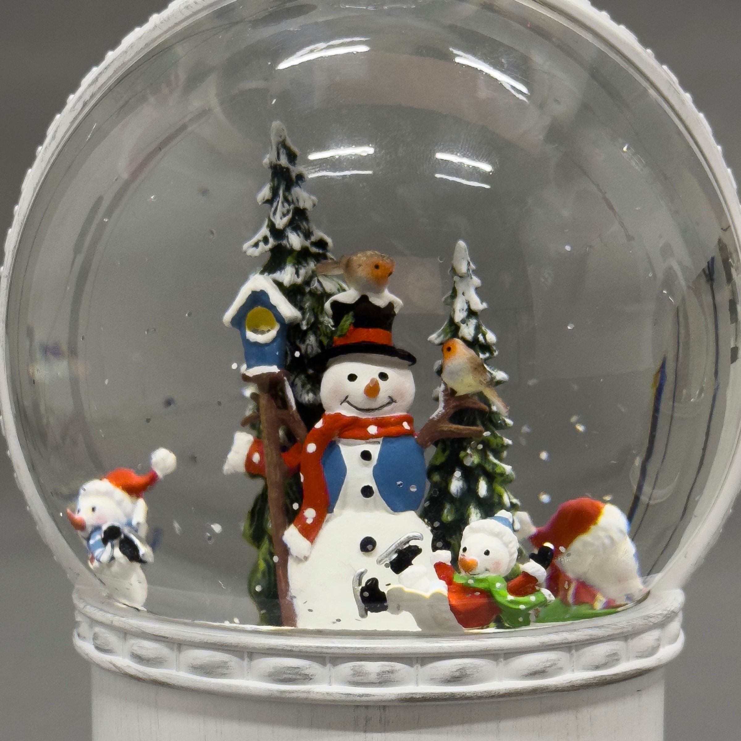 KONSTSMIDE LED Dekoobjekt »LED Kugellaterne, "Schneemann mit Baum", weiß, 1 warm weiße Diode«, 1 flammig, wählbare Energieversorgung zwischen USB oder Batteriebetrieb, 5h Timer