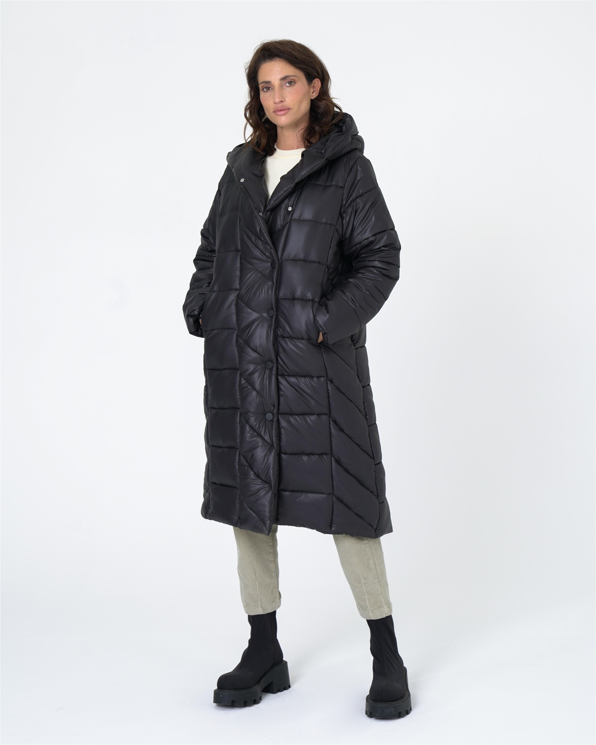 freshlions Steppmantel »Eva«, im schimmernden Design