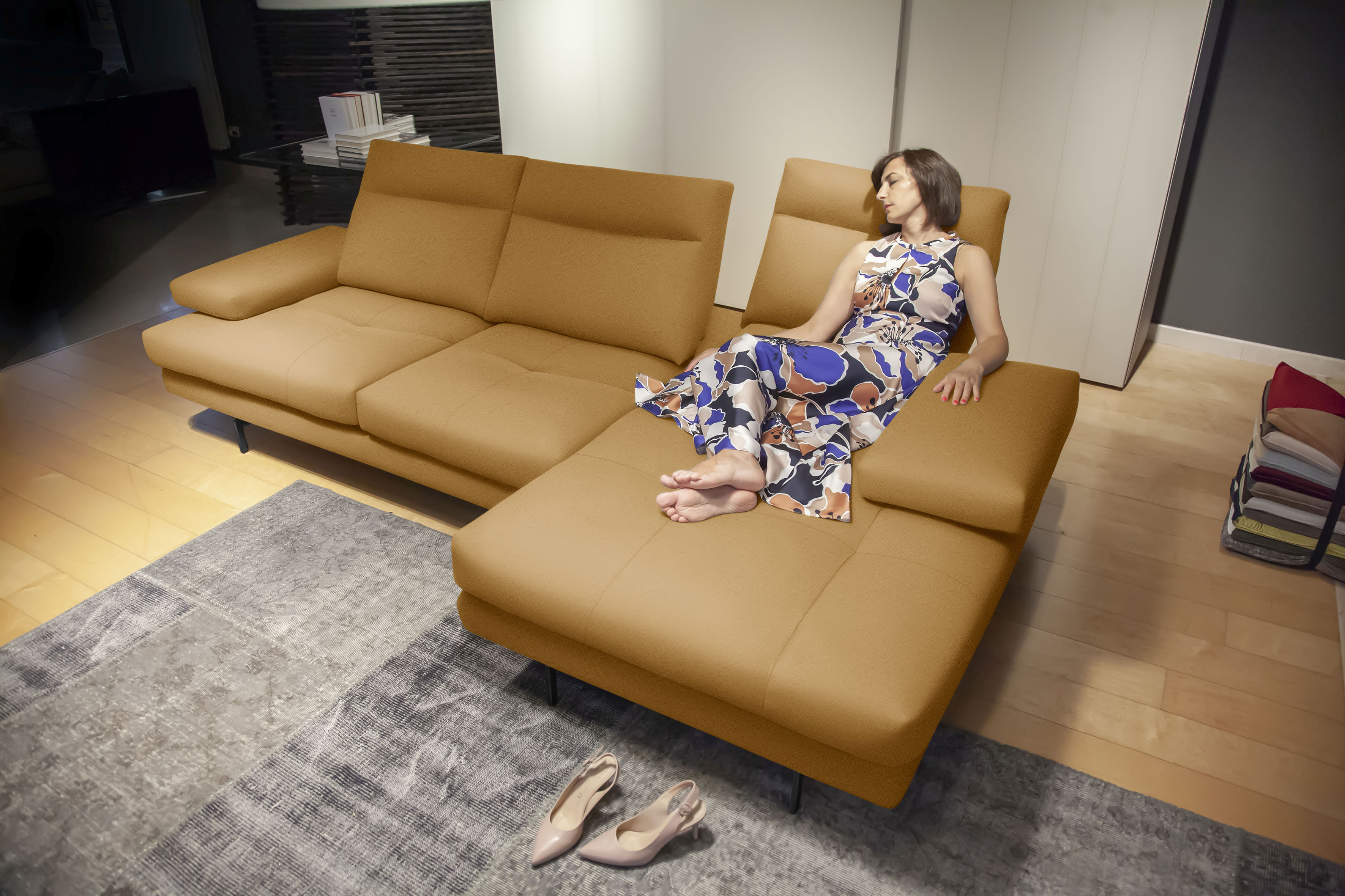 CALIA ITALIA Ecksofa "Toby Wing, B/T: 308/153 cm, Multifunktionssofa, Designsofa, L-Form" inkl. Sitztiefenverstellung und Armlehnfunktion, Füße in schwarz matt