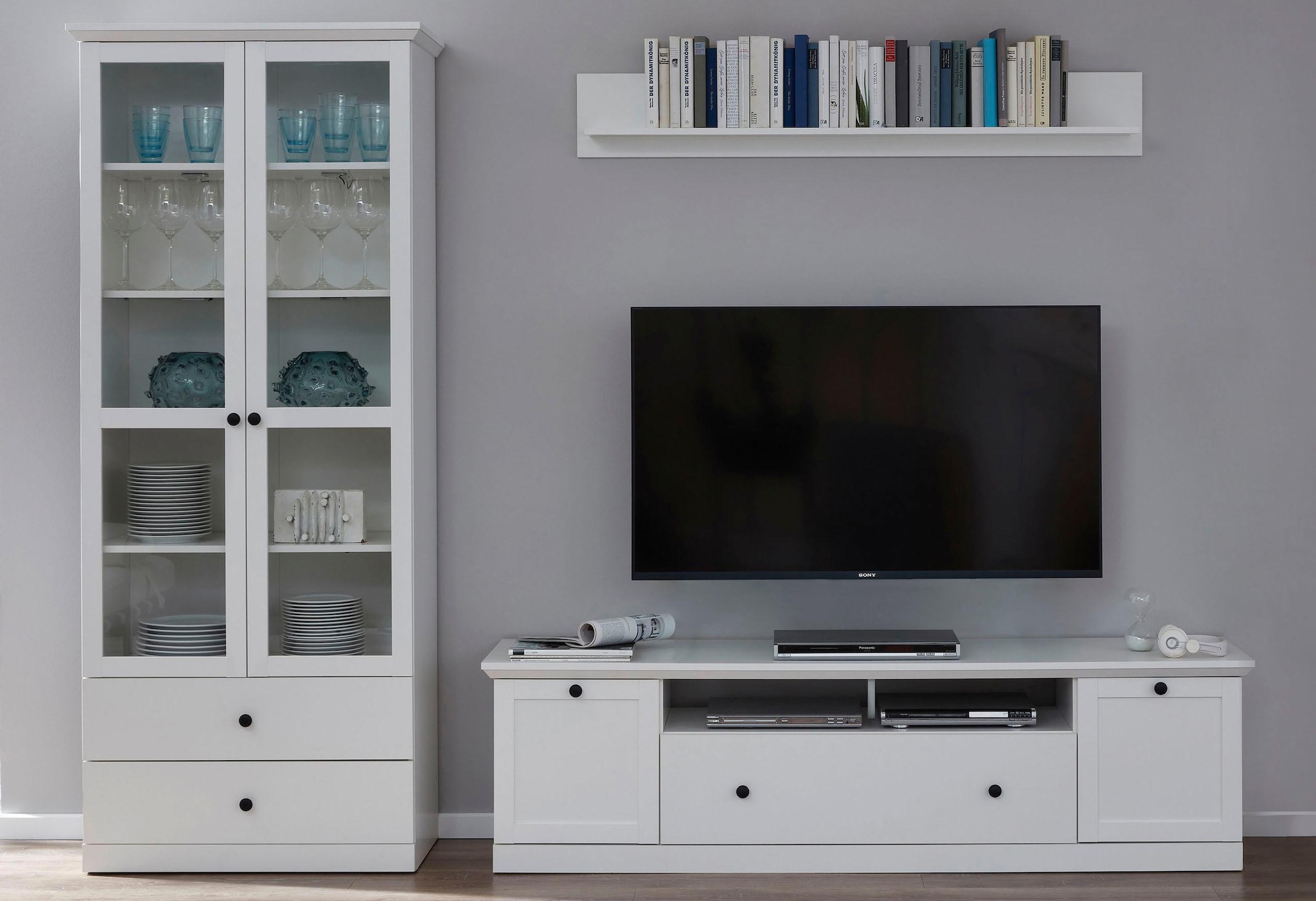 Wohnwand HOME AFFAIRE, weiß, Wohnzimmer, Kastenmöbel-Sets, "Örebro", zeitloser Landhausstil, mit Vollauszug, Beleuchtung optional