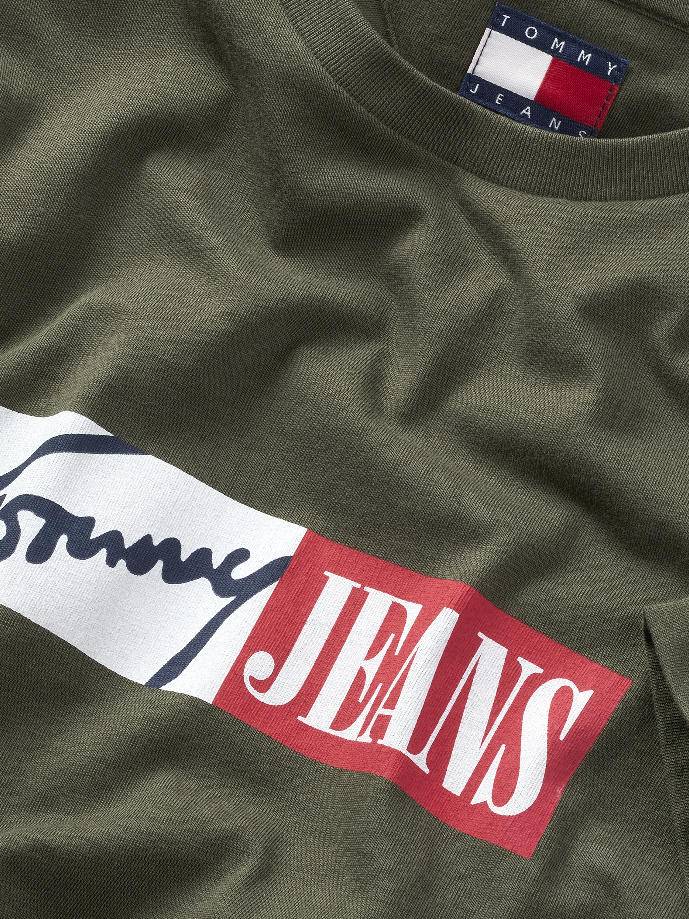 Tommy Jeans T-Shirt »TJM SLIM ENTRY GRAPHIC TEE EXT«, mit Logo auf der Brust