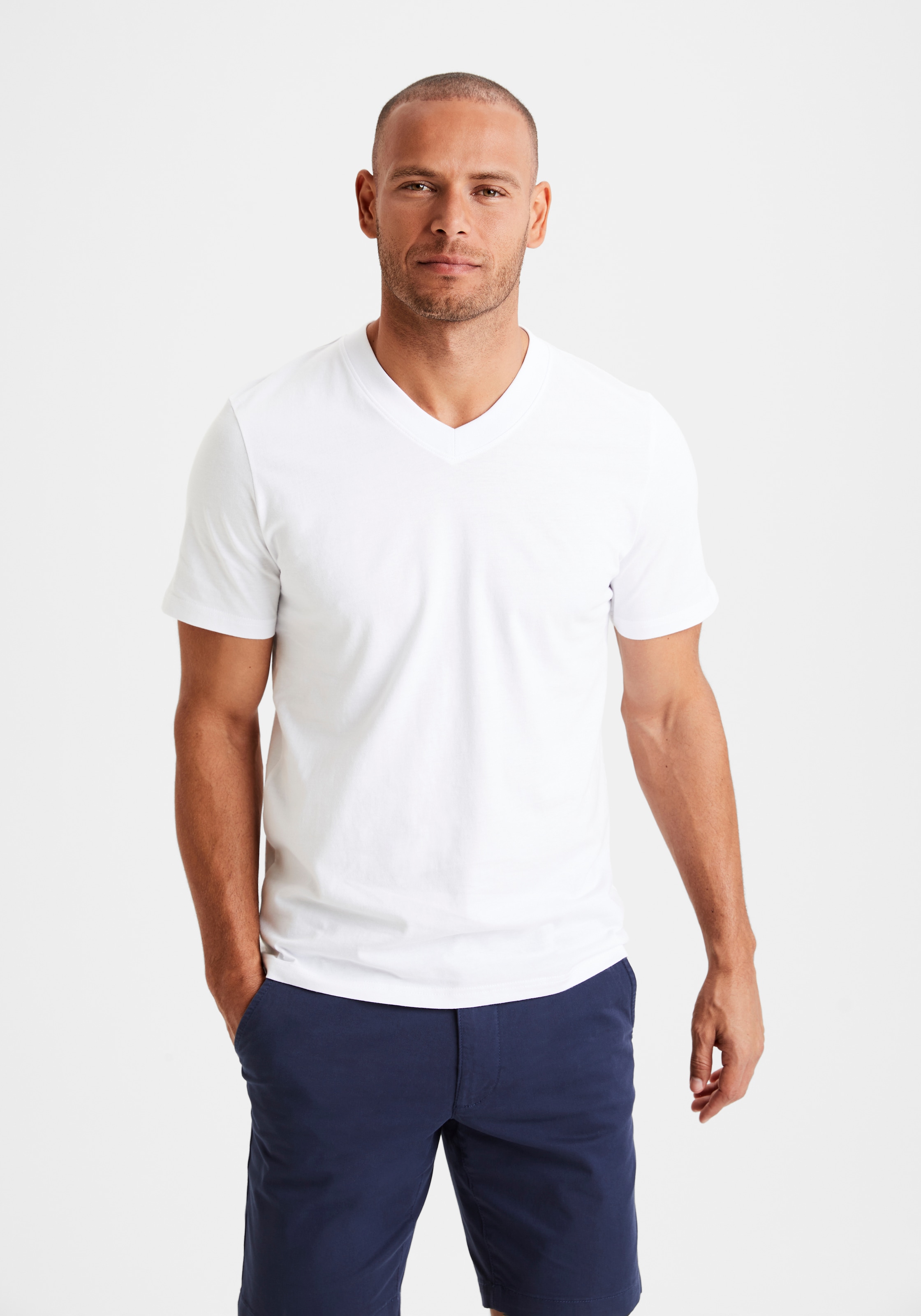 KangaROOS V-Shirt »Regular Fit,«, Freizeitshirt mit Kurzarm, V-Ausschnitt aus reine Baumwolle