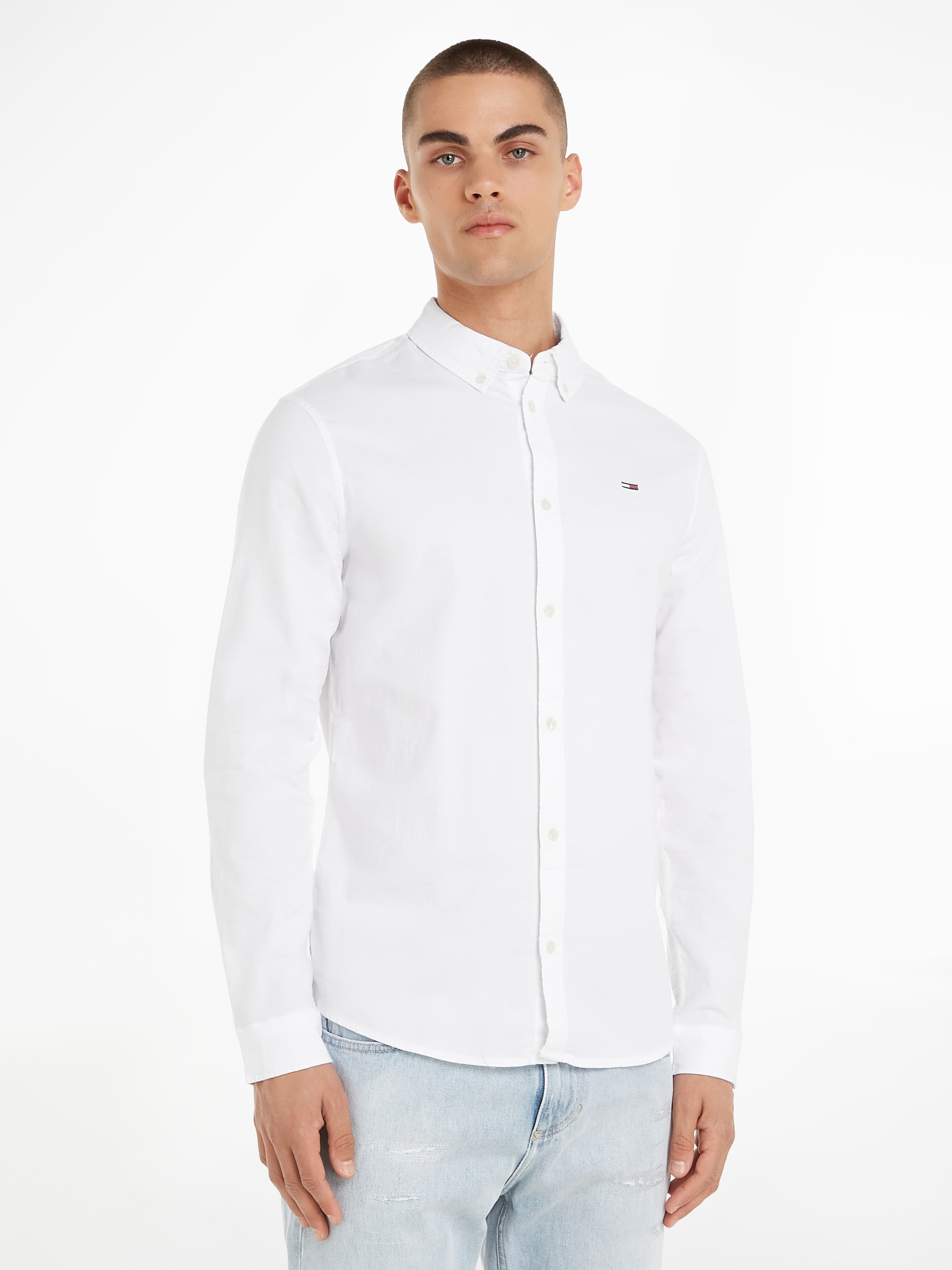 Tommy Jeans "TJM Slim Stretch Oxford Shirt" mit Flaglabel auf der Brust günstig online kaufen