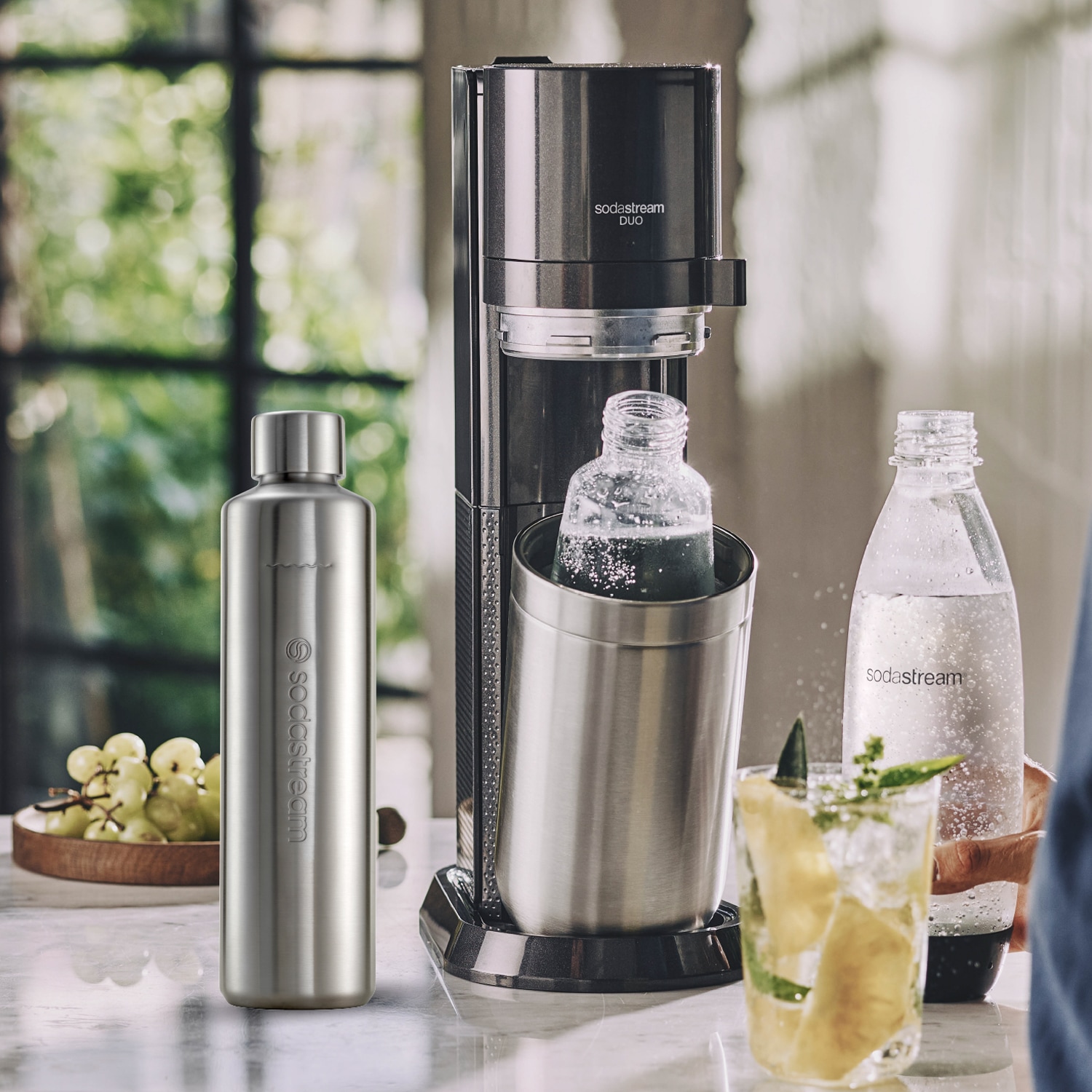 SodaStream Wassersprudler »DUO inkl. 1x Glasflasche 1 l + 1x Metallflasche 0,8 l, 1x QC«, (Set, 4 tlg.)