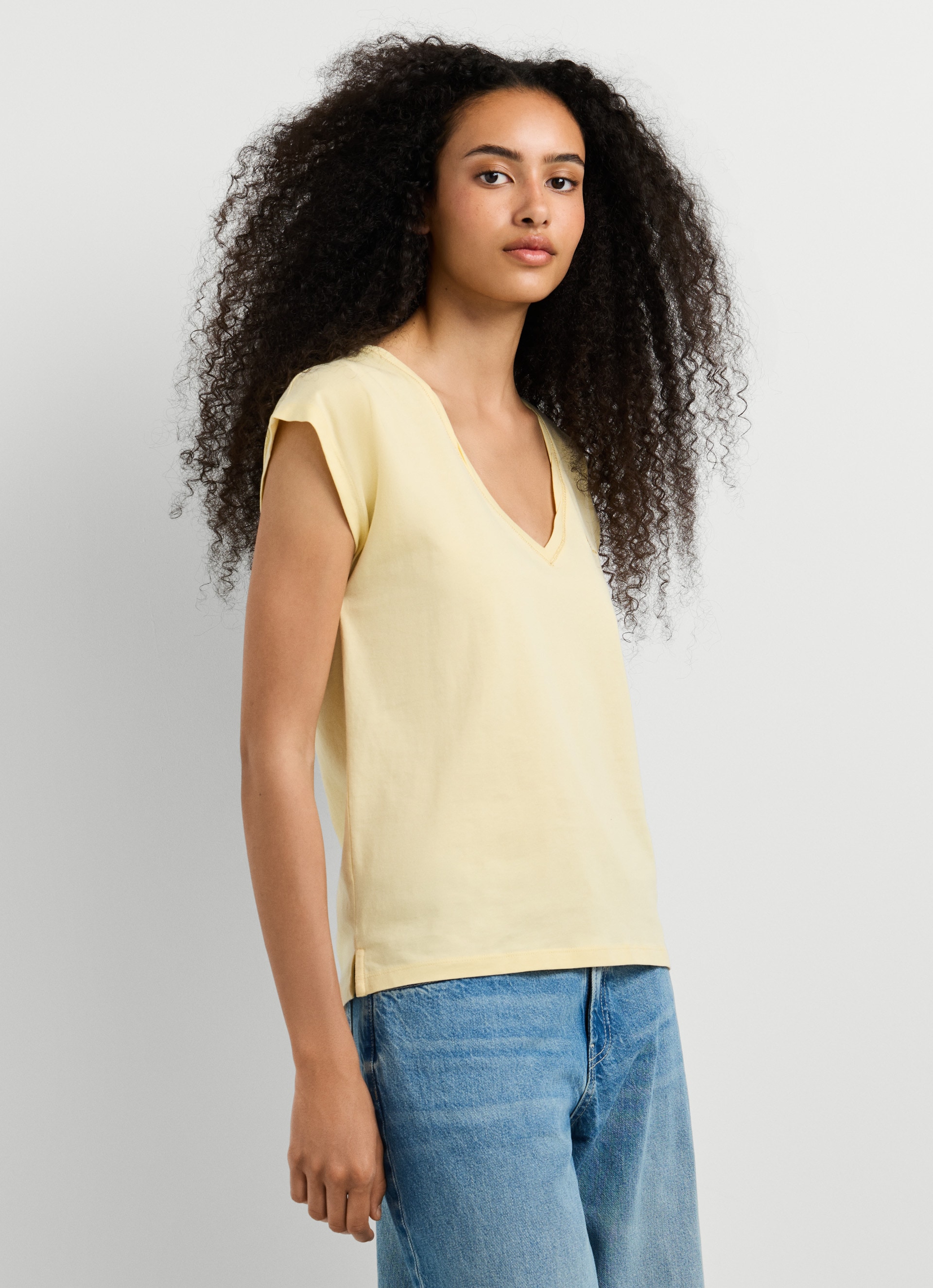 Pepe Jeans T-Shirt »CLOE« mit V-Ausschnitt, Logostickerei