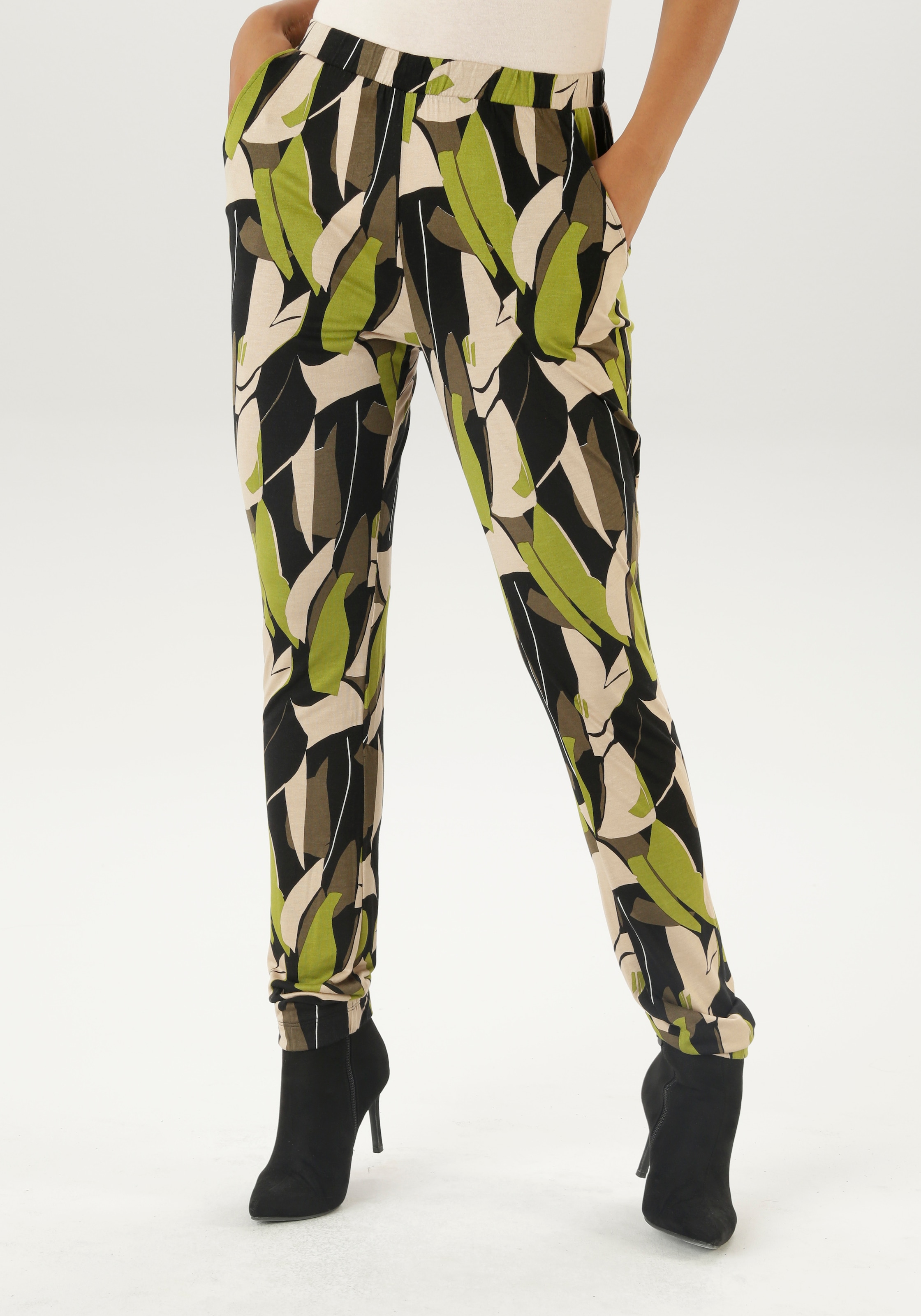 Aniston SELECTED Schlupfhose, mit trendigen Allover-Print günstig online kaufen