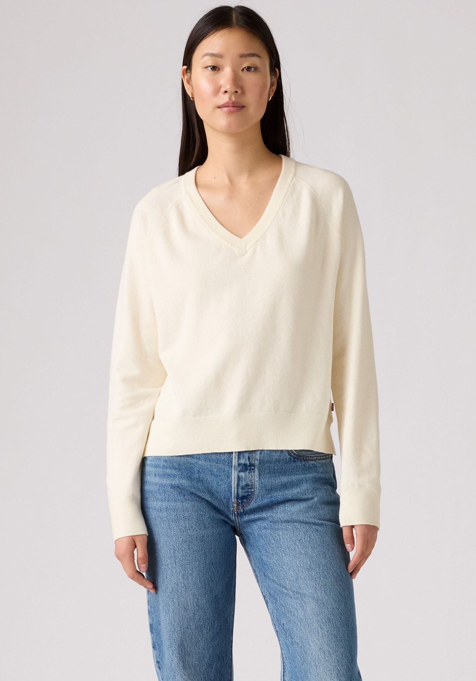 Levis V-Ausschnitt-Pullover "SUPER SOFT VNECK PULLOVER" im Bund beidseitig günstig online kaufen