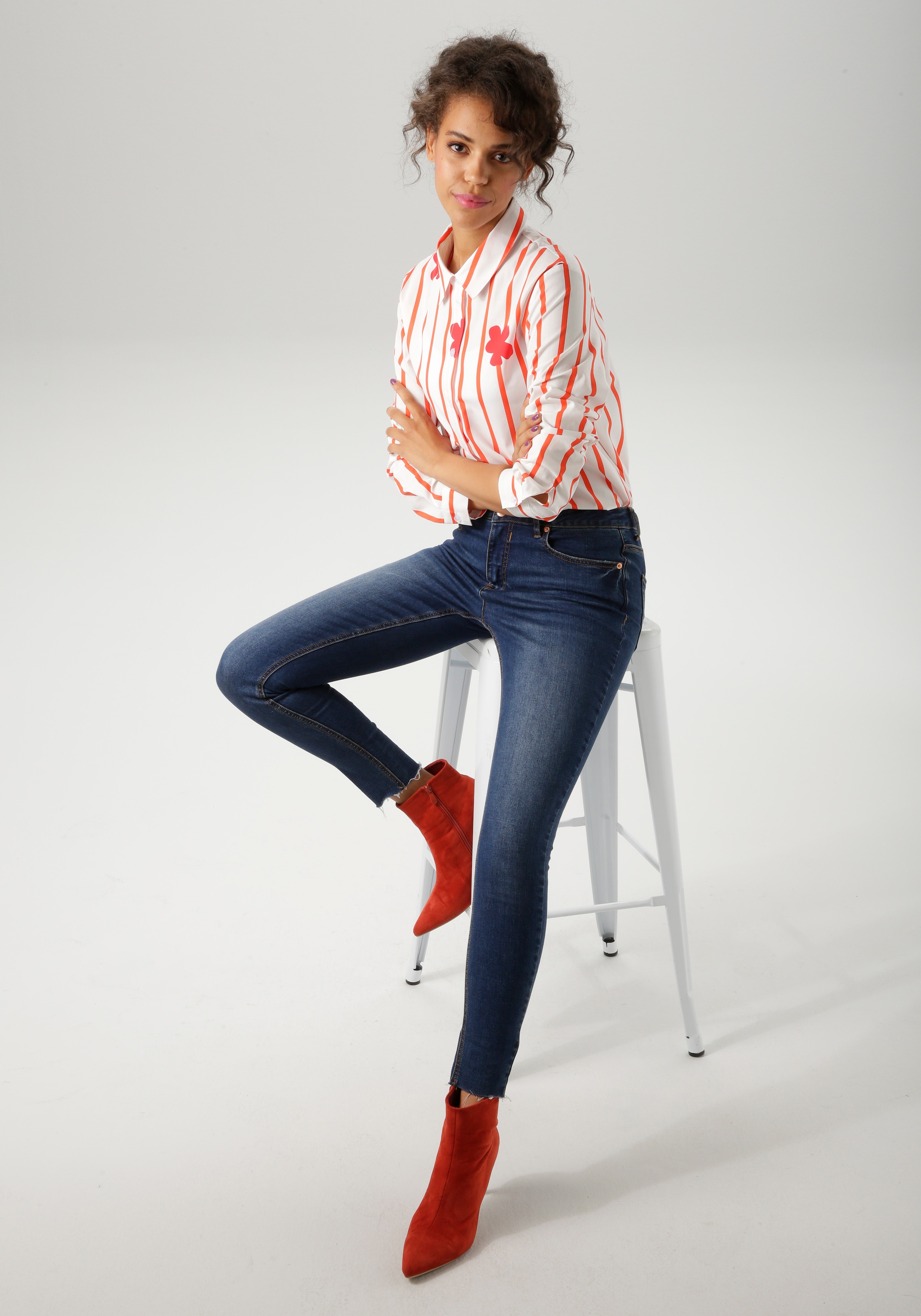 Aniston CASUAL Hemdbluse, mit Streifen und Blüten verziert - NEUE KOLLEKTION