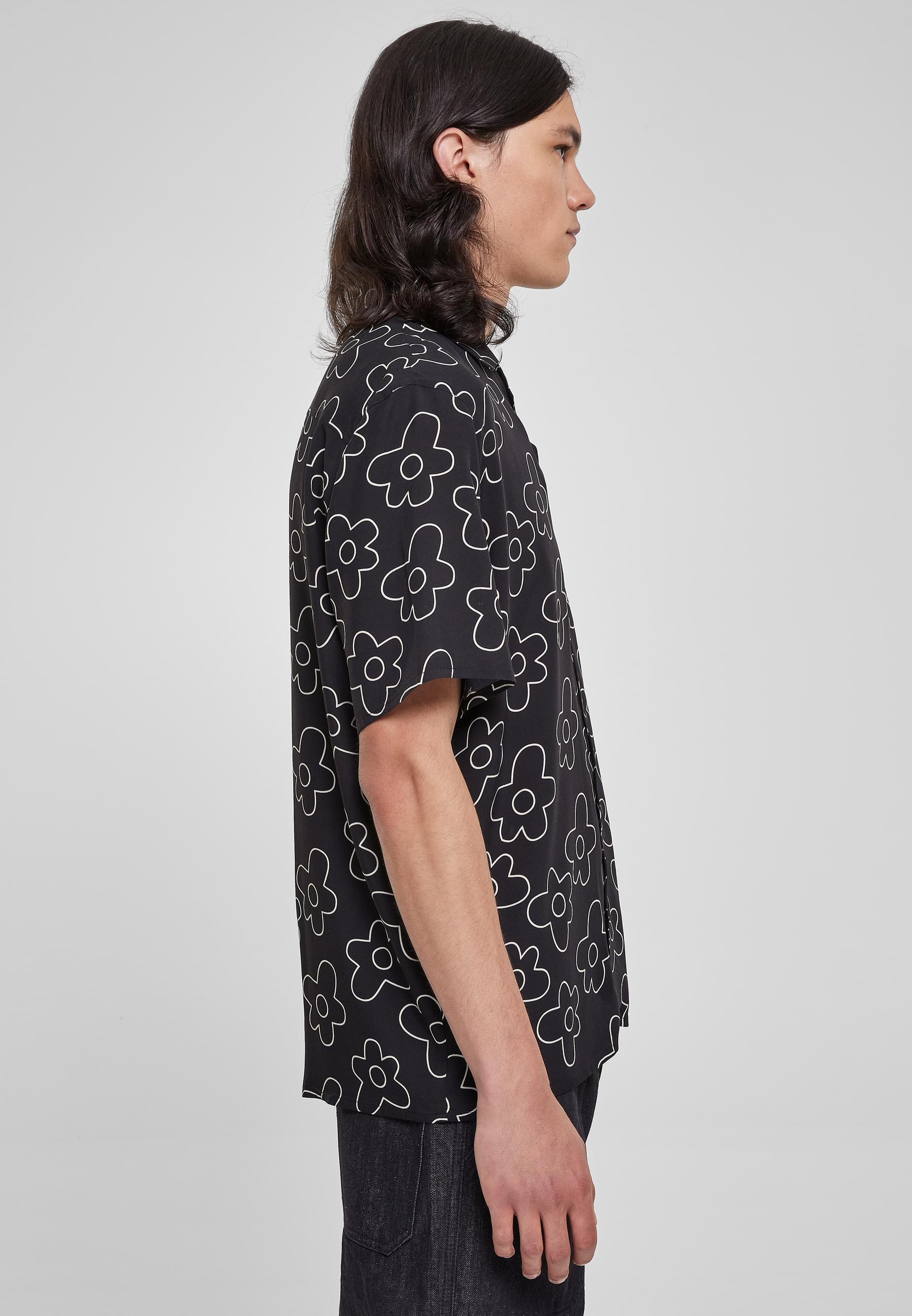 URBAN CLASSICS Kurzarmhemd »Urban Classics Herren Viscose AOP Resort Shirt«, (1 tlg.)