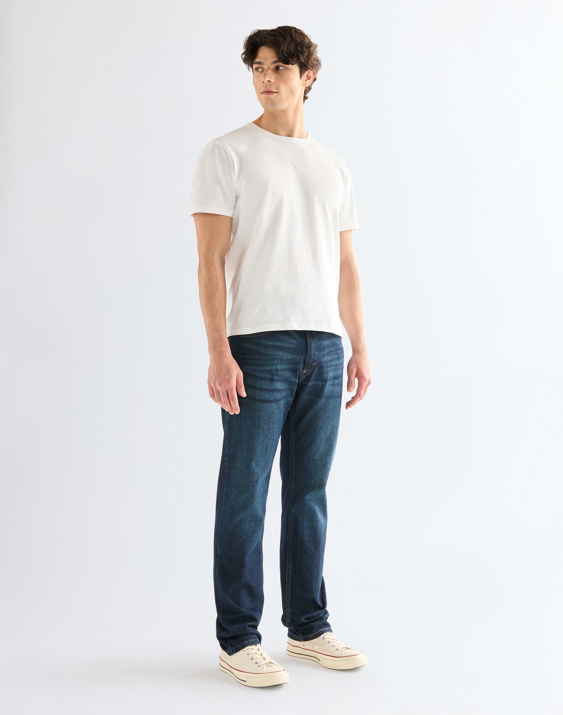 Wrangler Straight-Jeans »Foundation« aus elastischer Baumwollmischung
