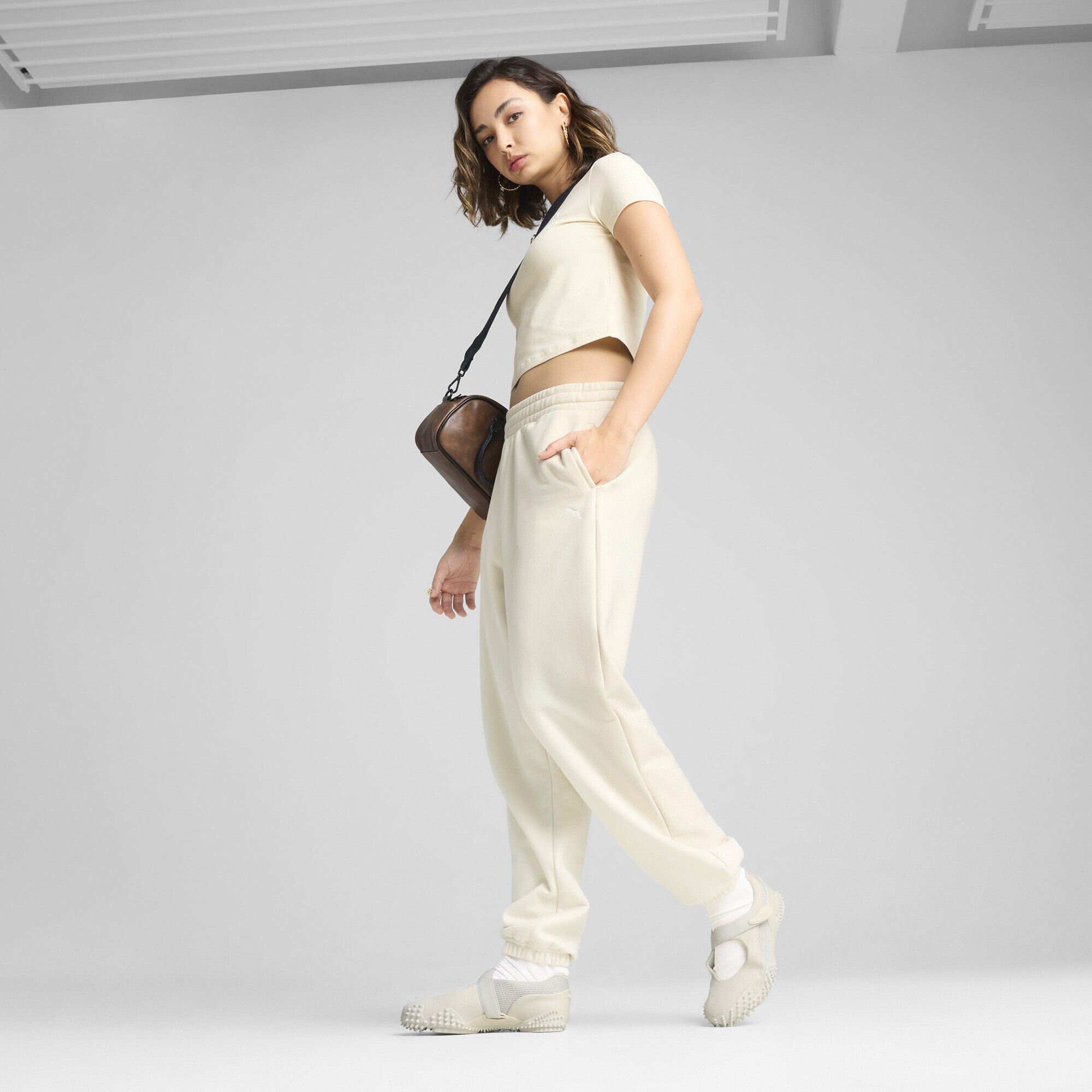 PUMA Sporthose »WARDROBE ESS Relaxed Fit Jogginghose Damen«
