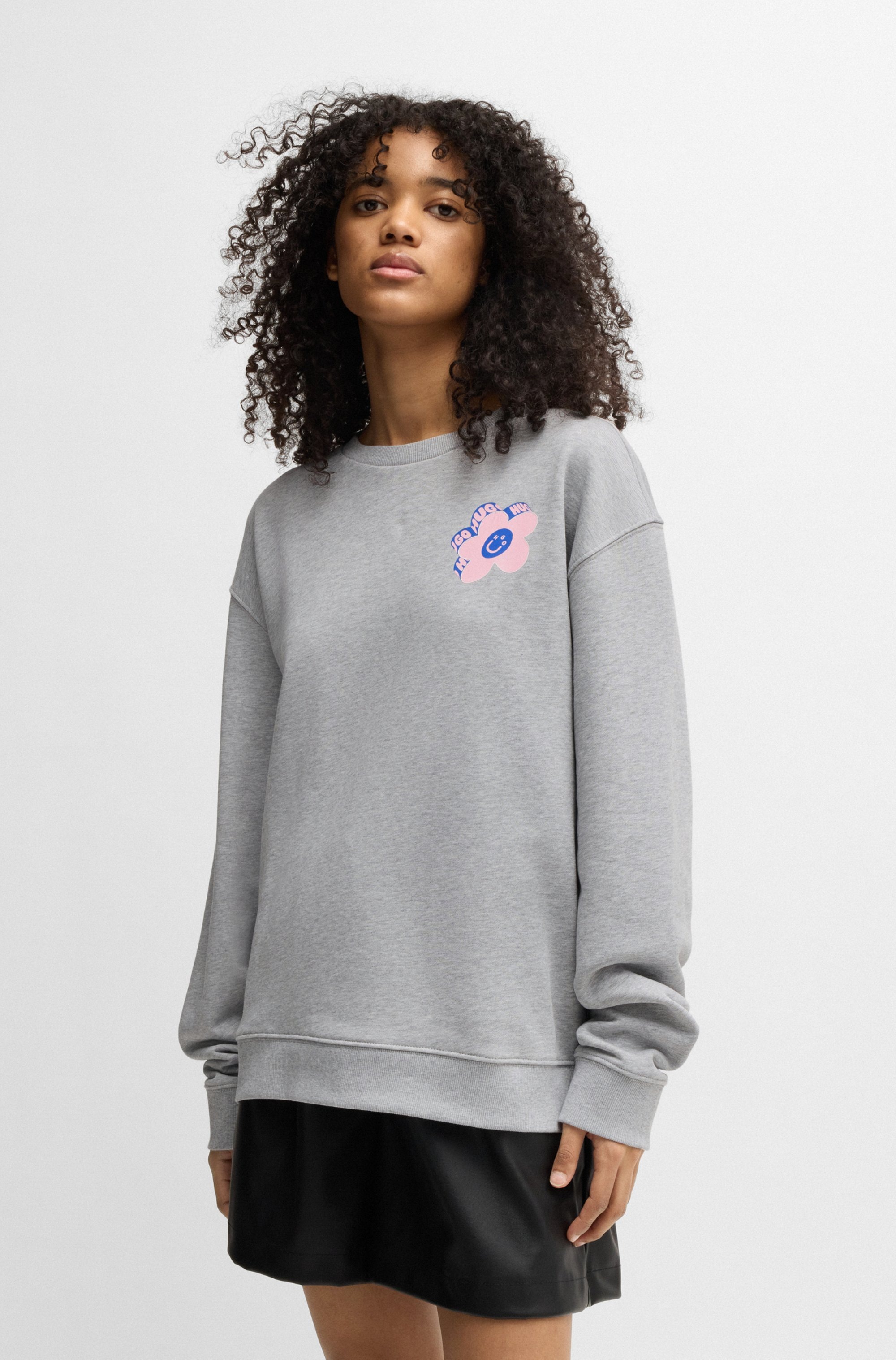 HUGO Blue Sweatshirt "Oversized Crew", mit Flower Backprint, Straß Logo Pri günstig online kaufen