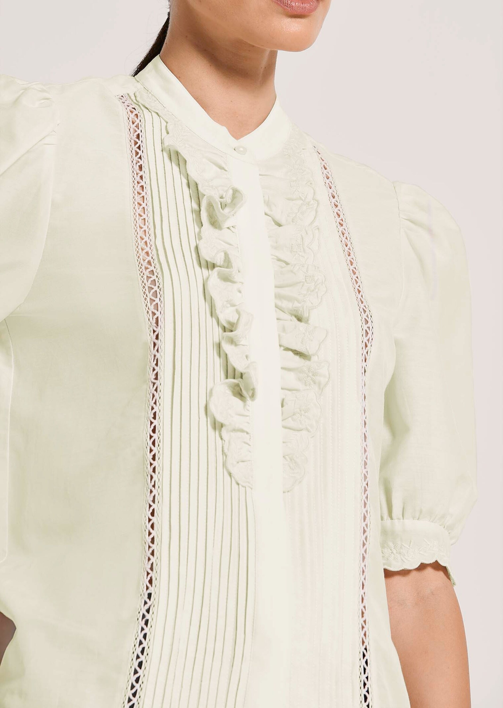 MADELEINE Kurzarmbluse »Rüschenbluse Blusenshirt mit Spitzendetails« Feine Spitzenbänder