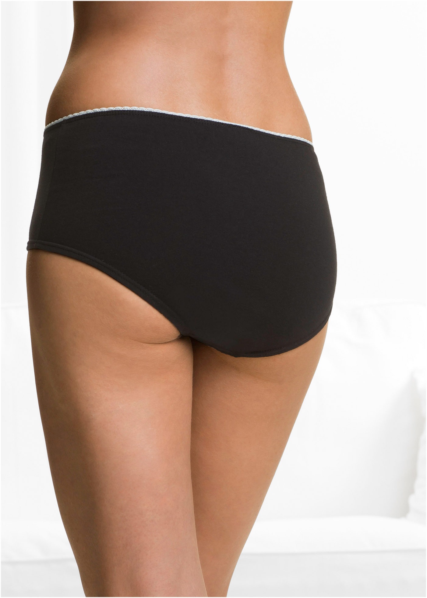 Thumbnail - bonprix Maxislip Packung, 4 Stk. mit farbigem Spitzeneinsatz, mit Zierschleife, bequeme Passform