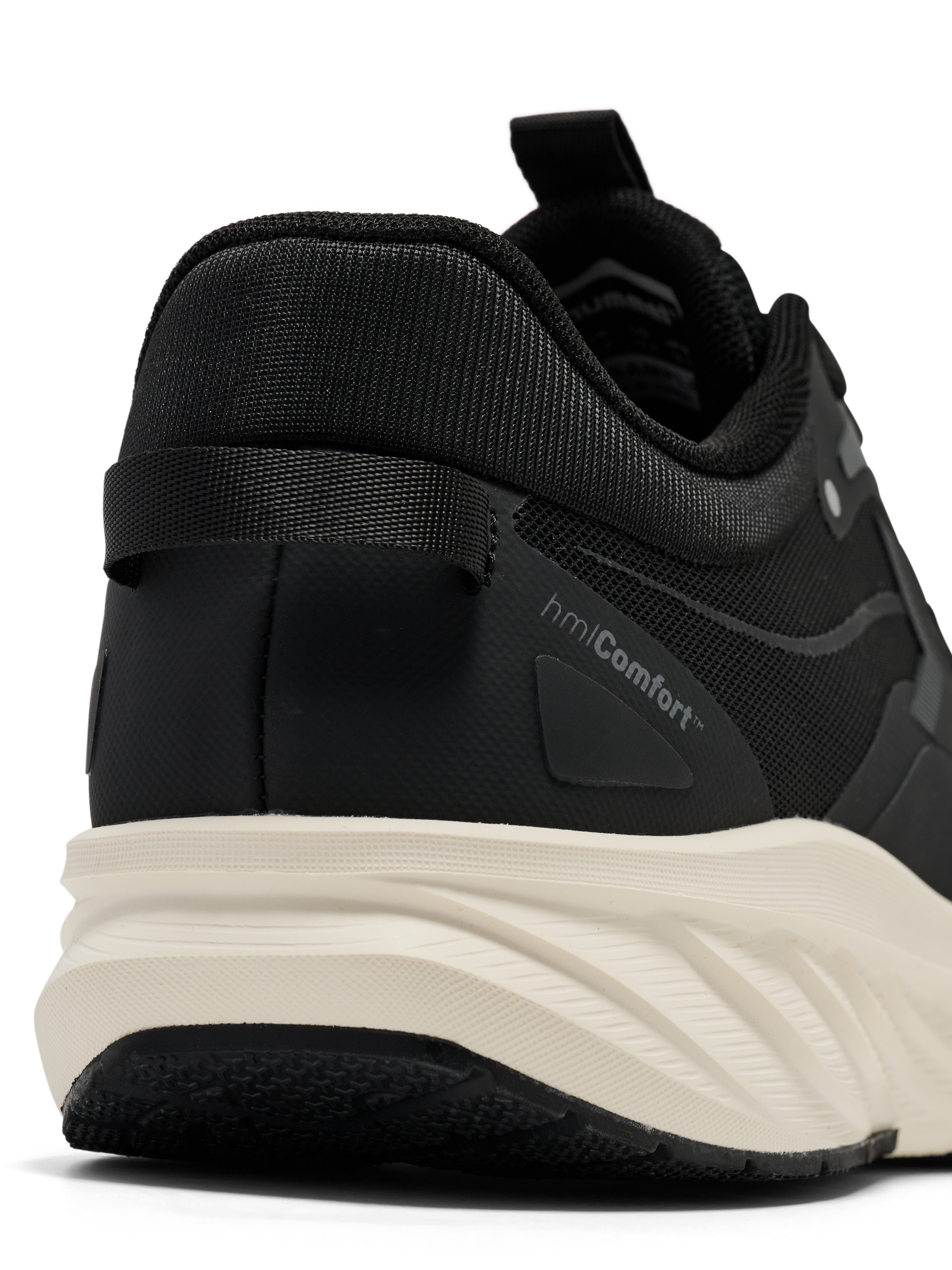 hummel Sneaker »FOCUS 8000«  atmungsaktives Obermaterial, hoher Dämpfungsgrad, Schnürung