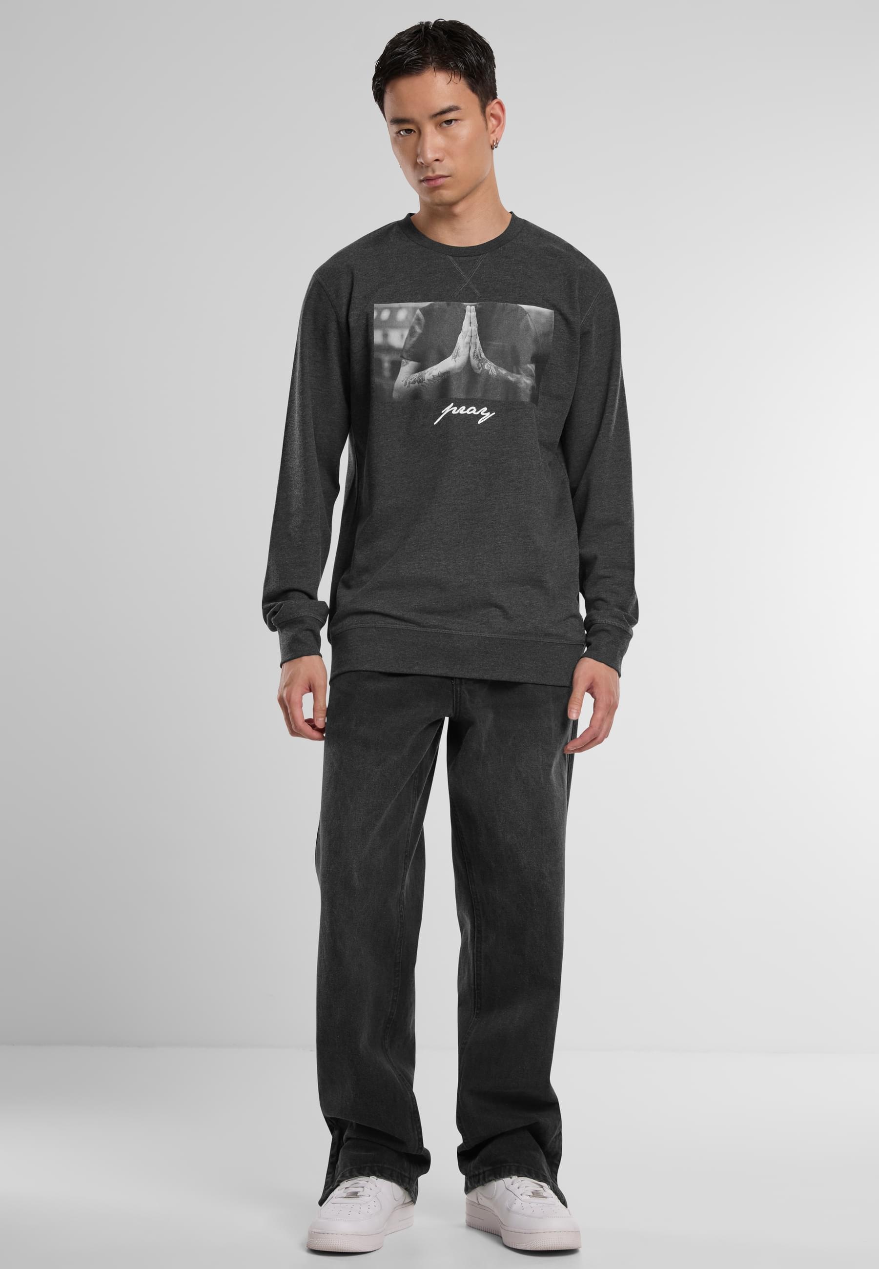MisterTee Rundhalspullover »MisterTee Herren Pray Crewneck«, (1 tlg.)