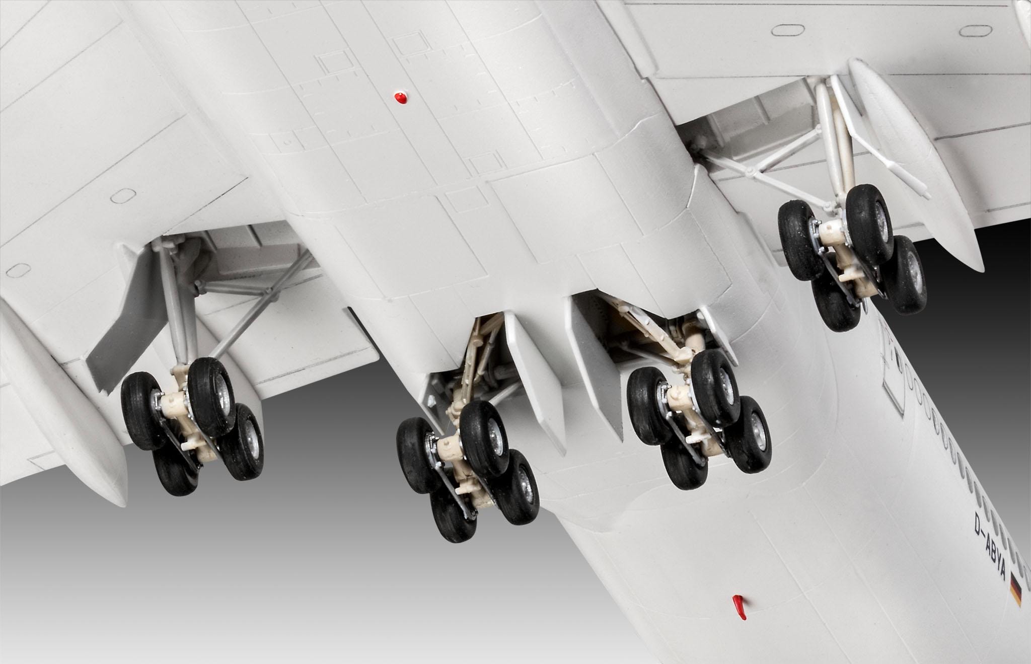 Revell® Modellbausatz »Boeing 747-8, Lufthansa New Livery«, 1:144, Made in Europe