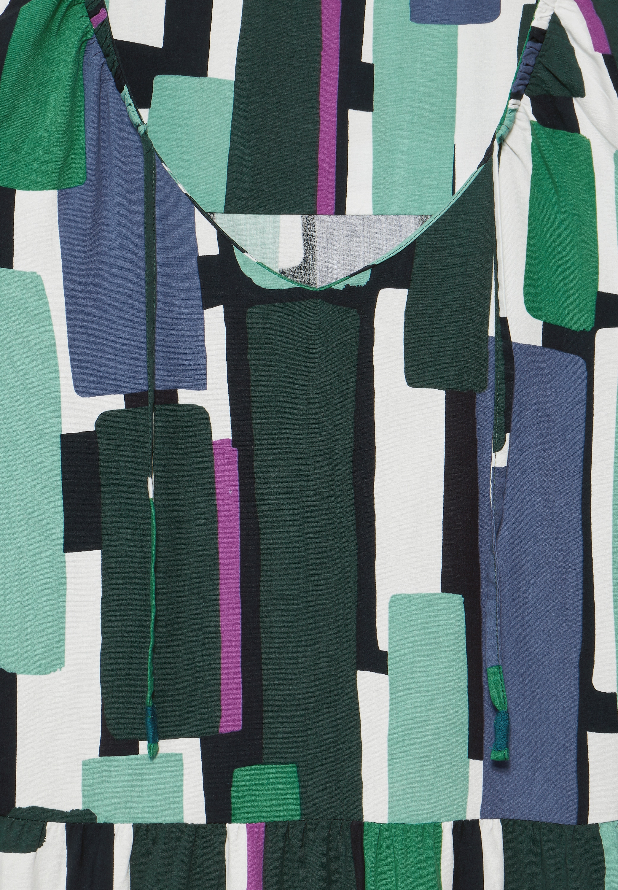 Cecil Midikleid, mit allover Grafikprint