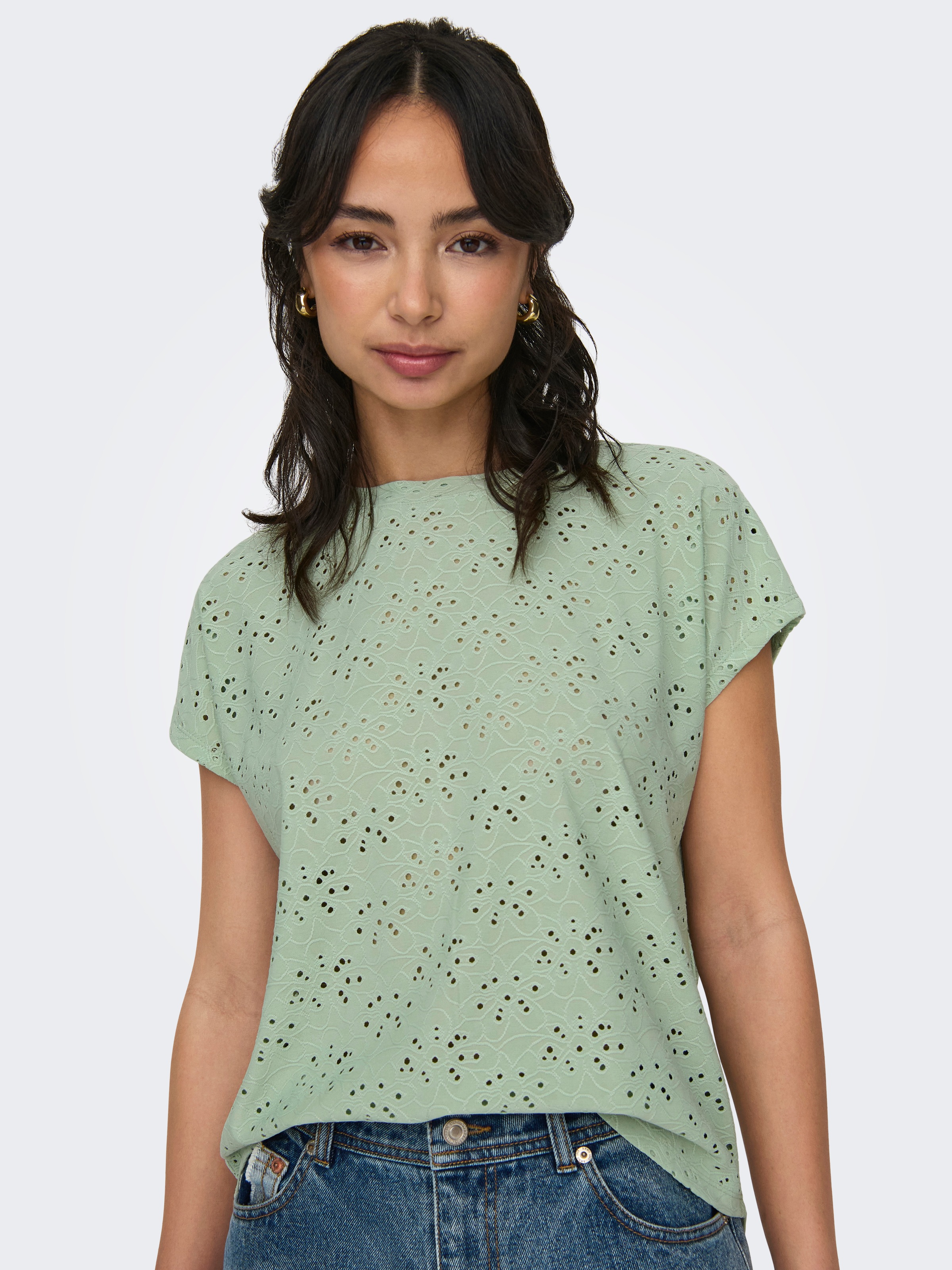 ONLY Kurzarmshirt »ONLSMILLA – Shirt mit Rundhals und klassischem Schnitt«, regular fit, modisch, Single Jersey, Materialmix, Rundhals