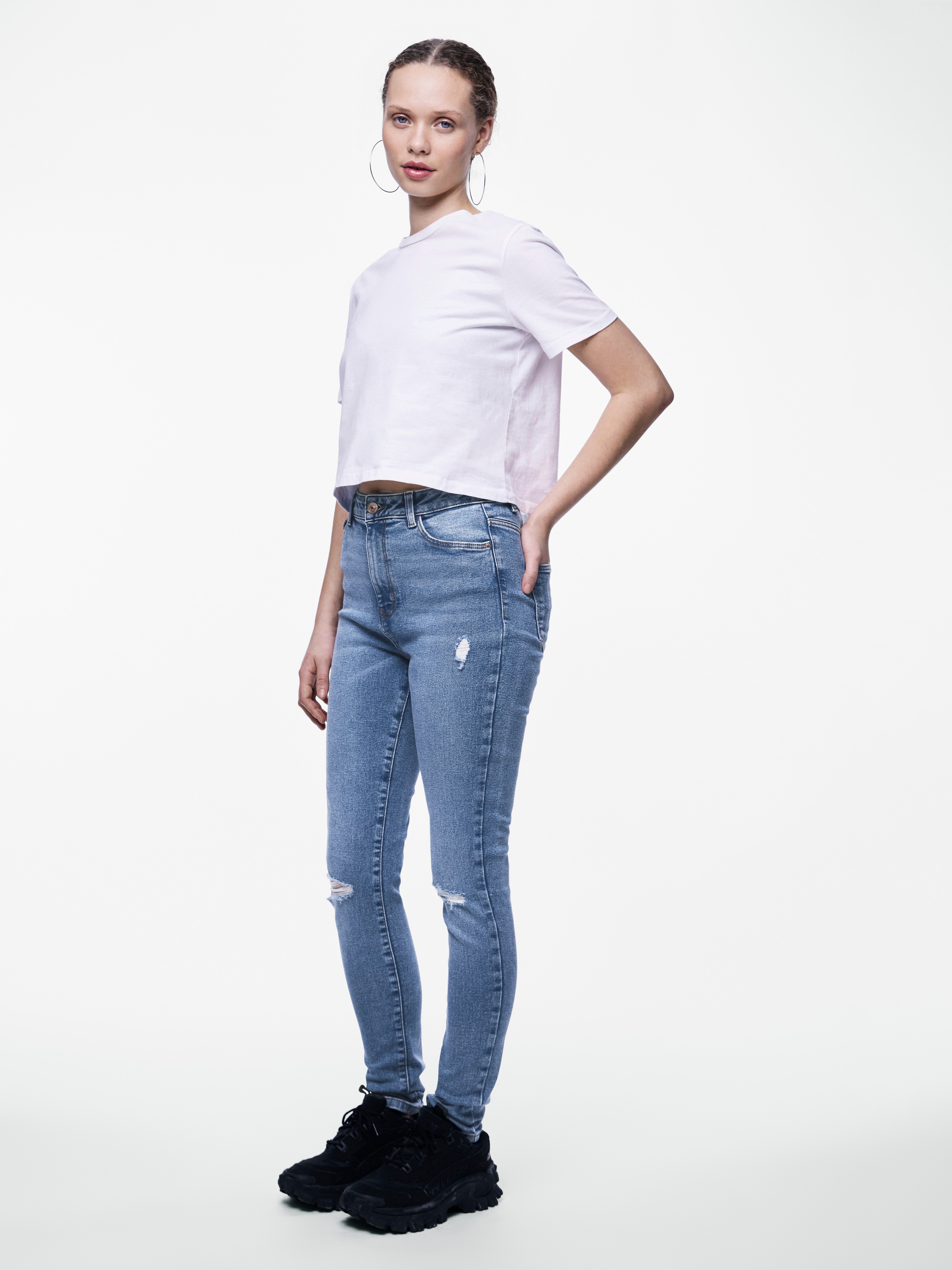 pieces Skinny-fit-Jeans »PCDANA HW DEST SKINNY JNS MB402 NOOS BC«, mit Destroyed Effekt