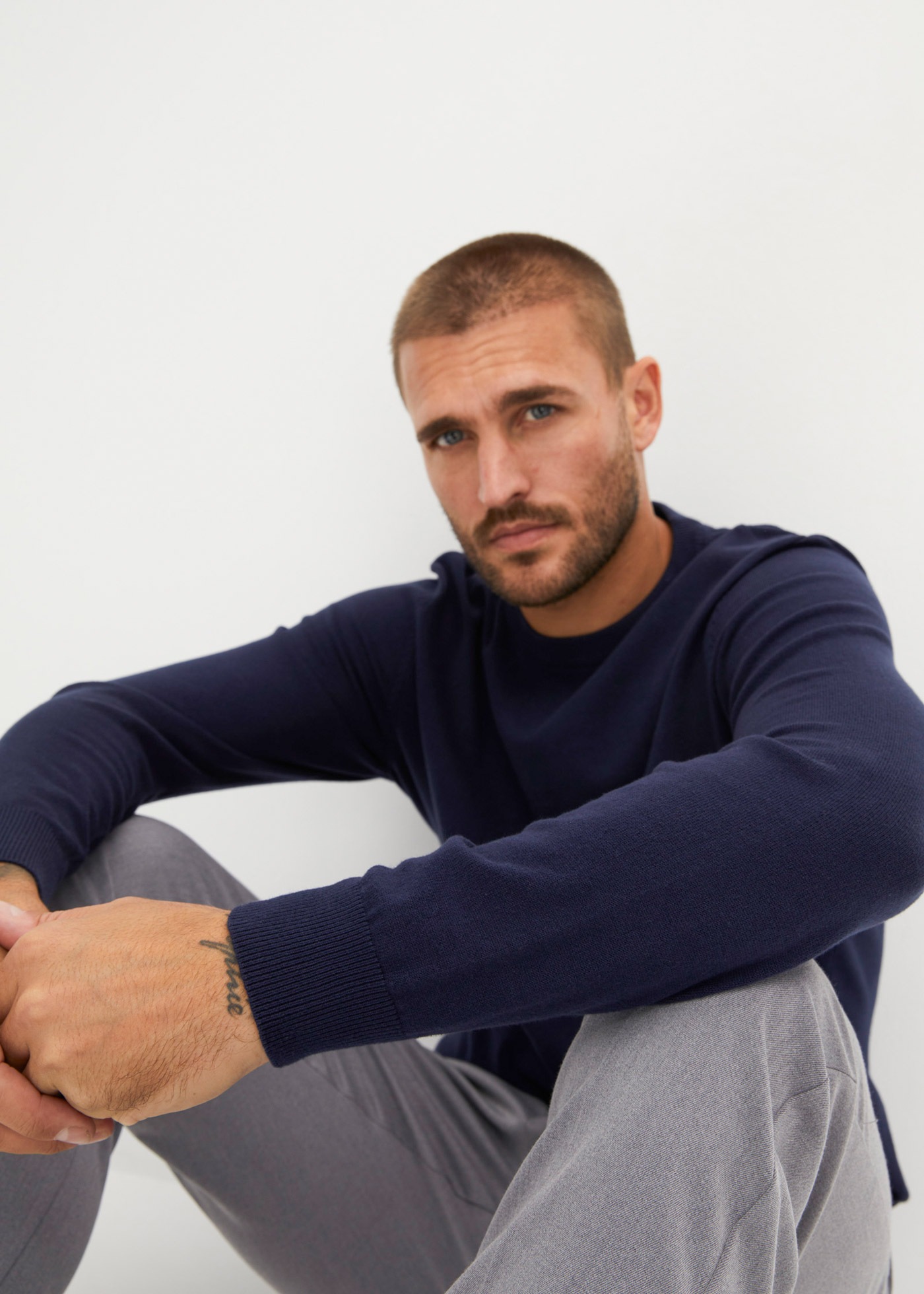 Thumbnail - bonprix Strickpullover aus Baumwolle und Polyamid, mit Rundhalsausschnitt, Regular Fit