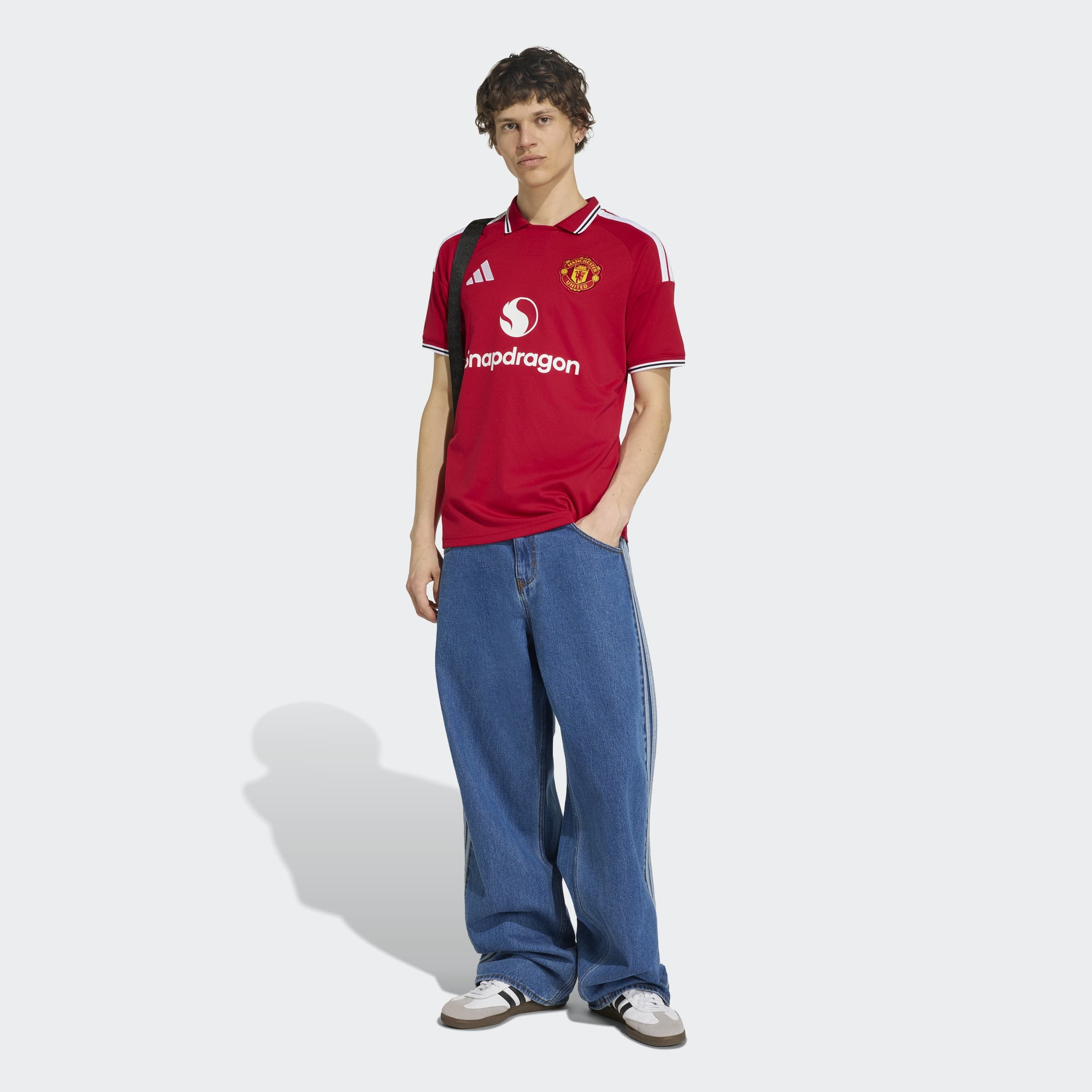 adidas Performance Fußballtrikot »MUFC H JSY« mit schmaler Passform, mit gestreiftem Kragen und Bündchen