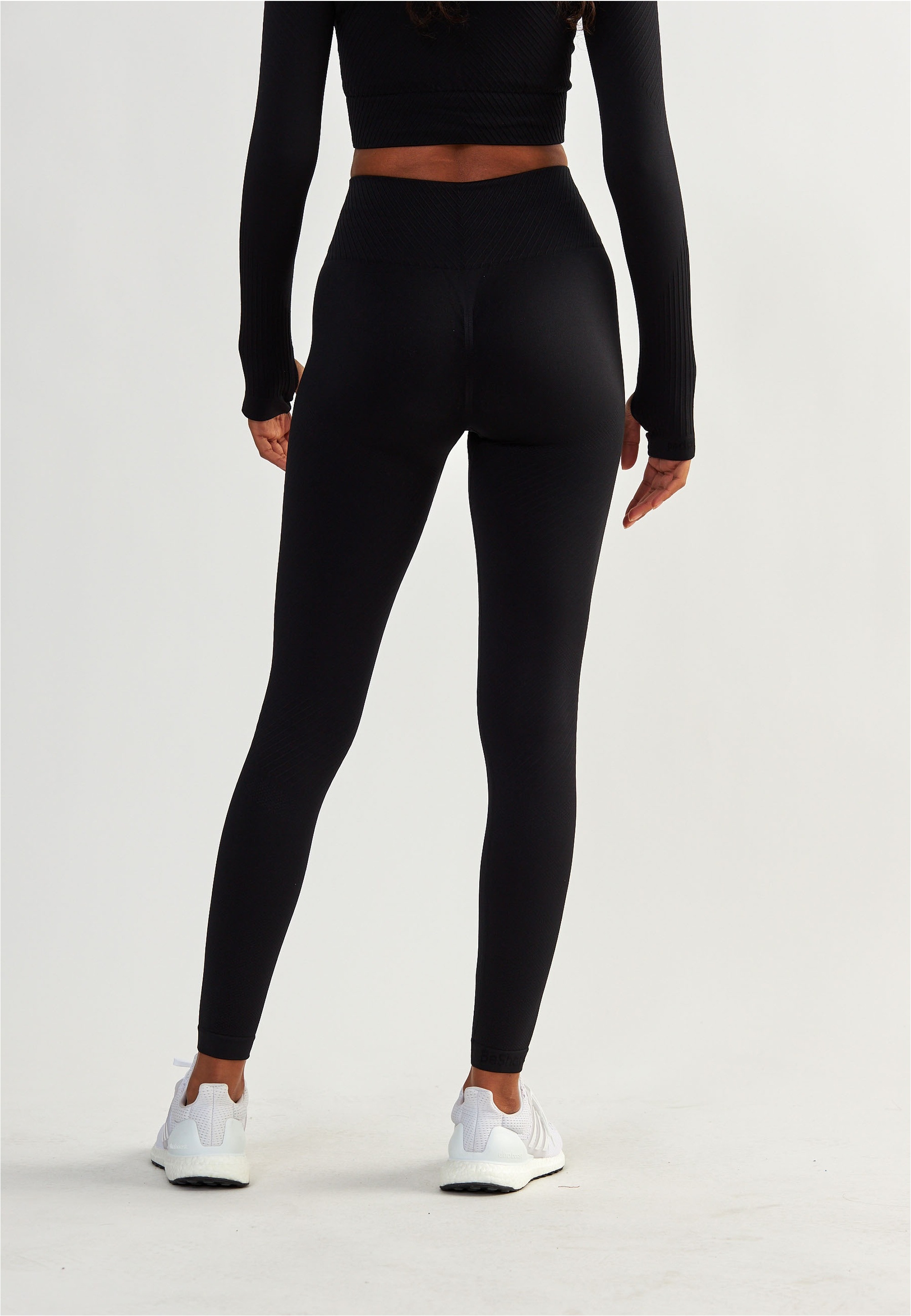 BeShaped Trainingstights »Femme Force«, (1 tlg.), mit angesagtem Jacquard-Muster