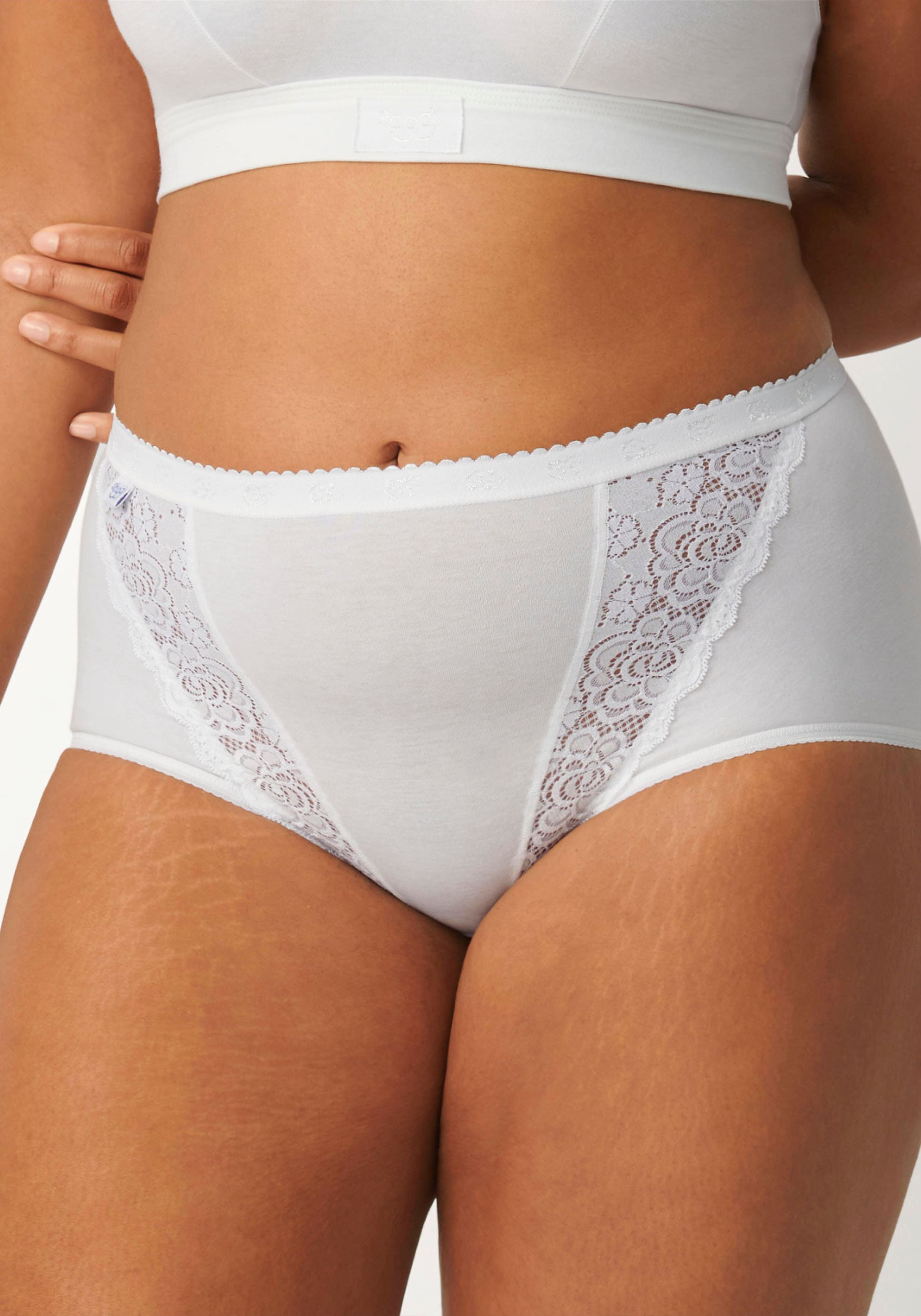 sloggi Slip »Chic Maxi 4P«, (4er Pack), mit elastischen Spitzeneinsätzen