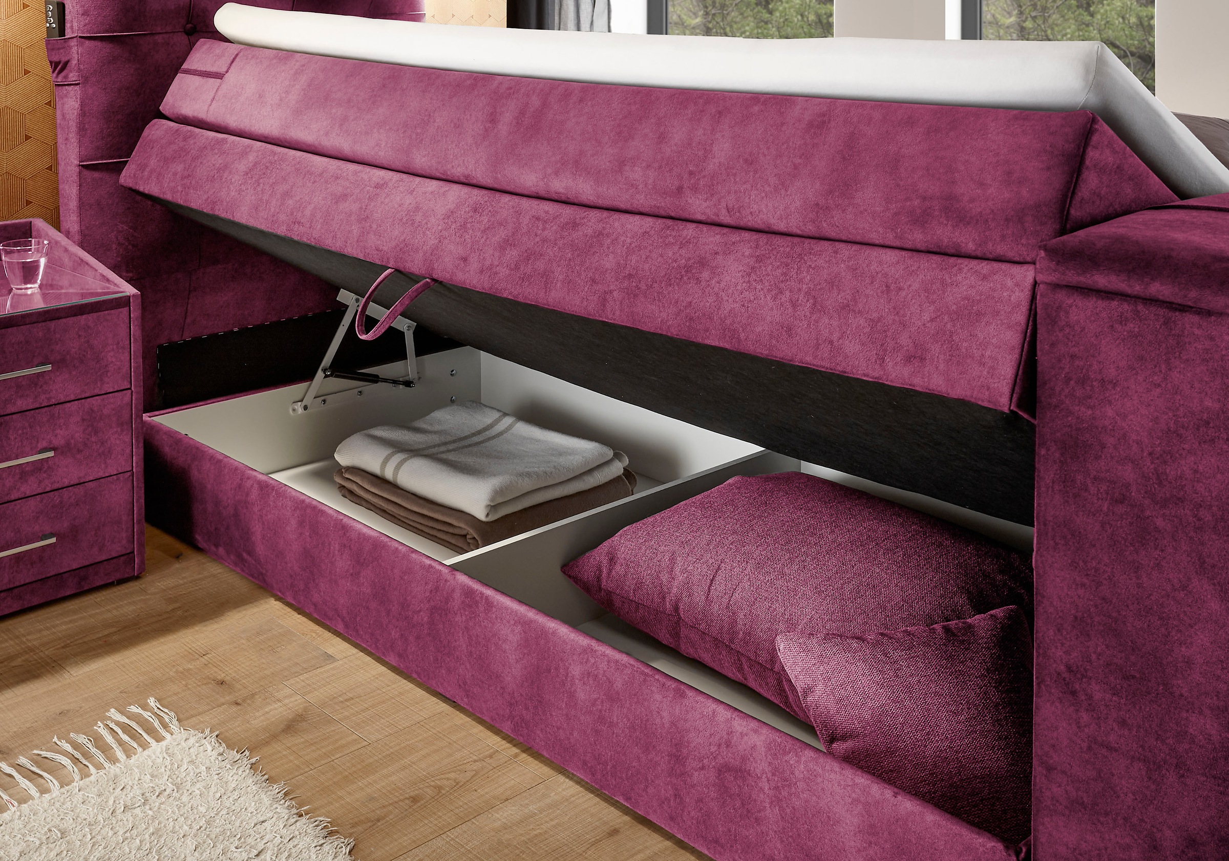 set one by Musterring Boxspringbett »Richmond«, mit Duo-Matratze (H2/H3), versenkbarer TV-Halterung (bis 40 Zoll) und Fernbedienung. Wahlweise mit/ohne Bettkasten