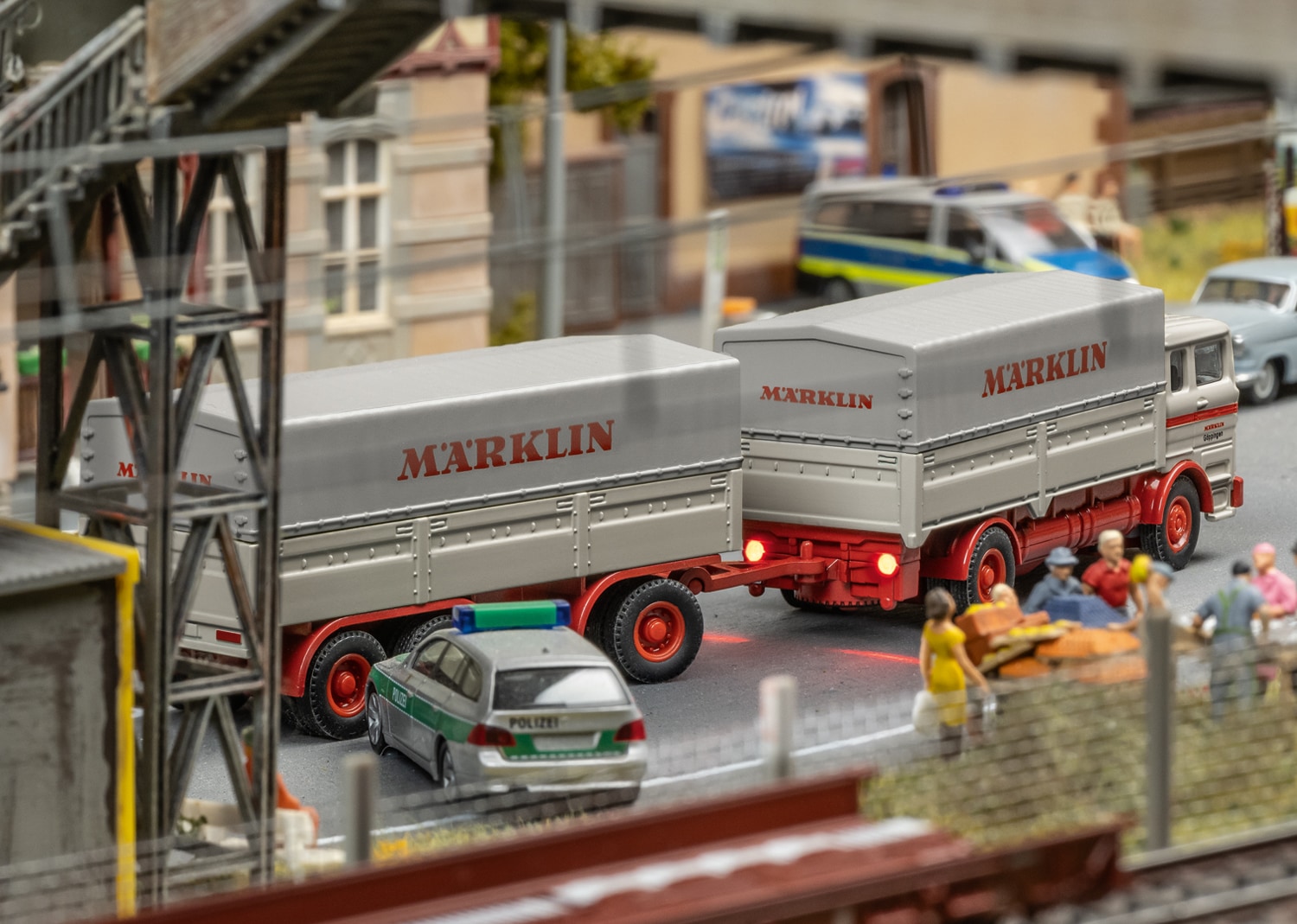 Märklin Güterwagen »RoLa mit Märklin-LKW DB - 47412« LKW mit Licht- und Soundfunktion