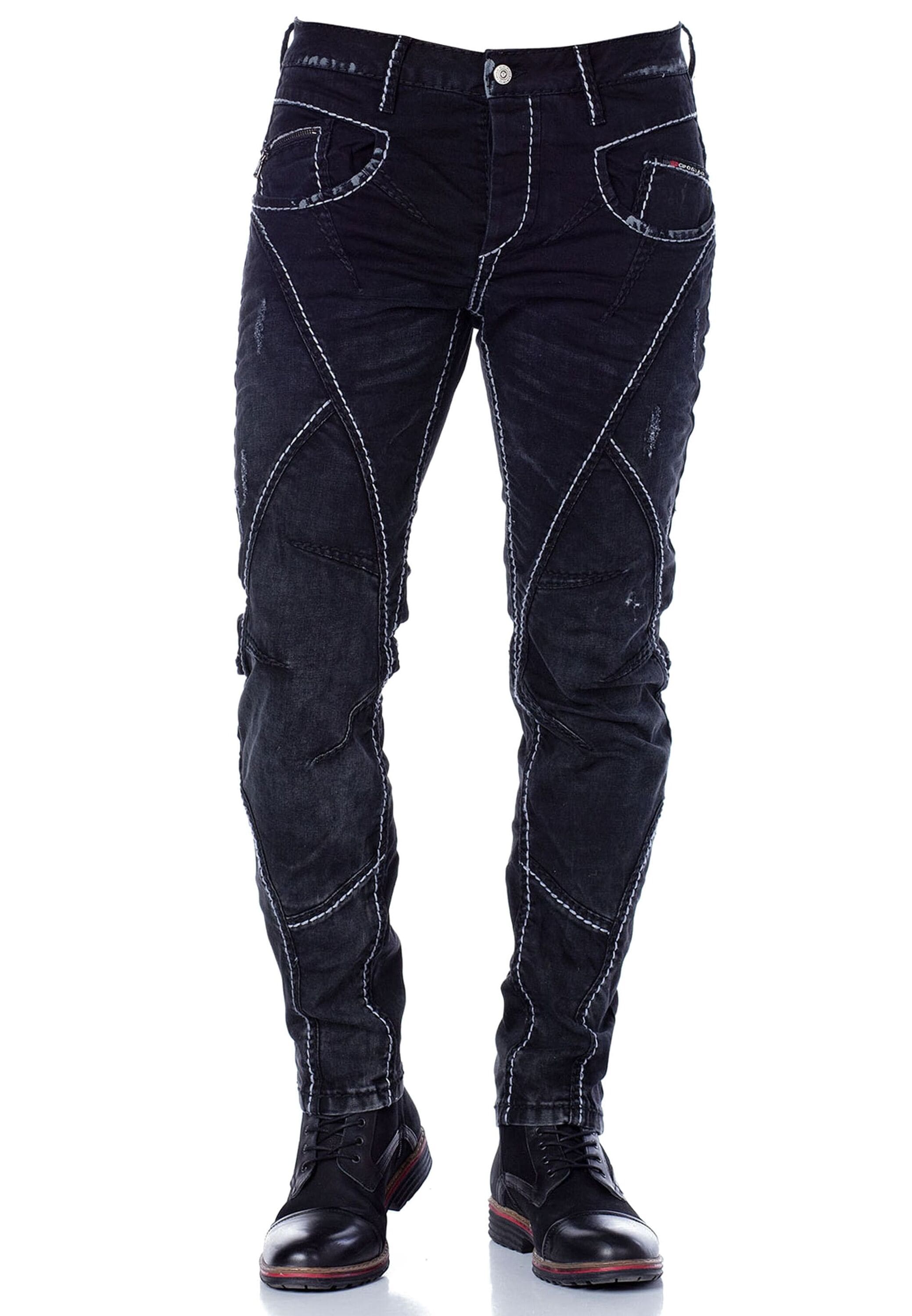 Cipo & Baxx 5-Pocket-Jeans »Jeans«, mit extravaganten Teilungsnähten, CD288